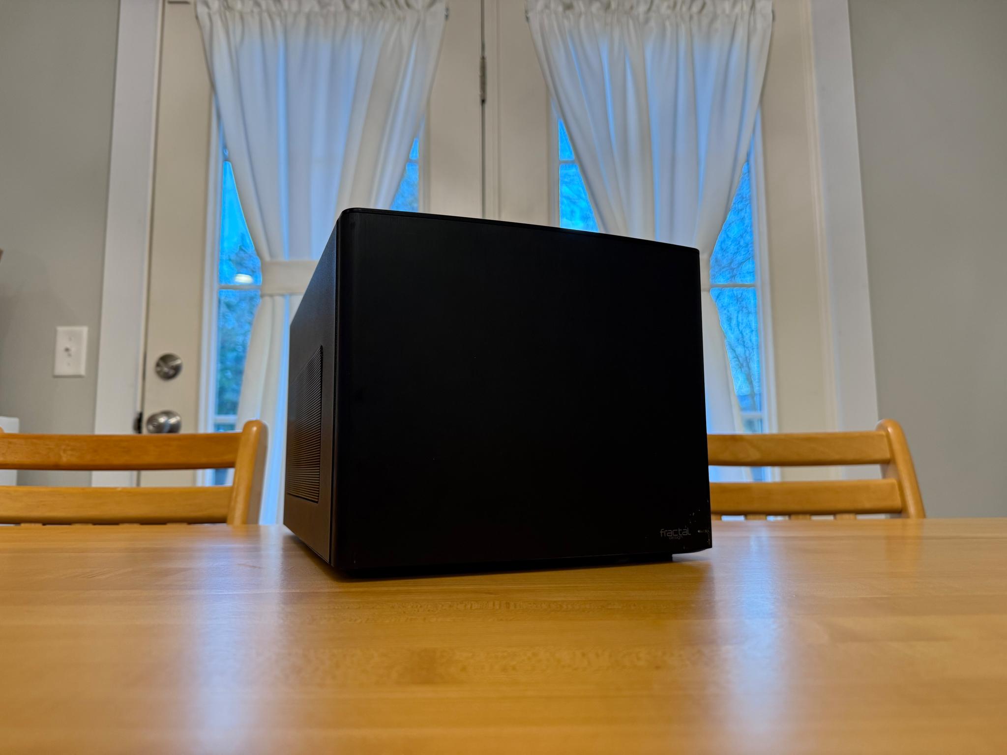 🦍| GTX 760, 4790k, 16gb DDR3, 512gb SSD, WiFi Equipped ITX Gaming PC!