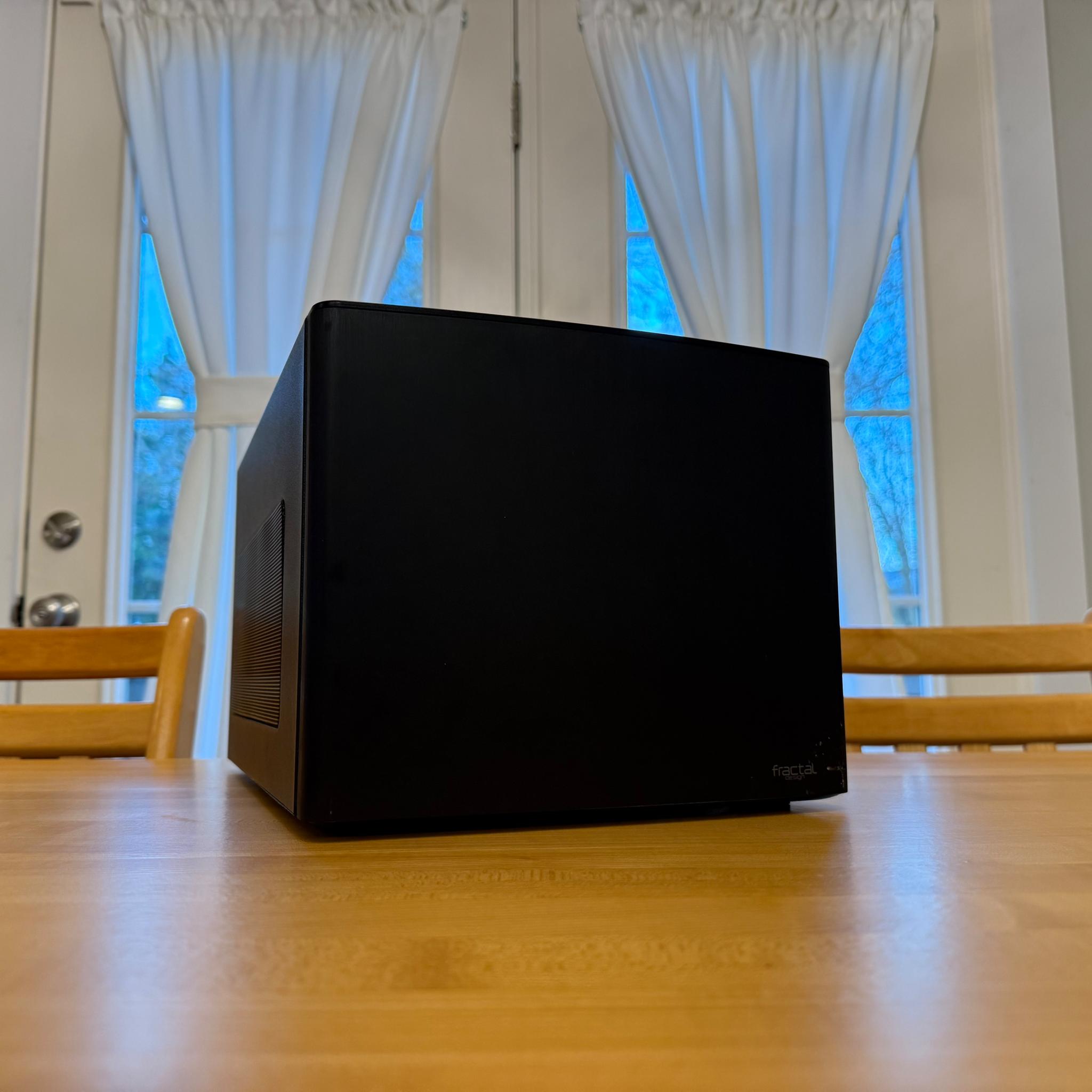 🦍| GTX 760, 4790k, 16gb DDR3, 512gb SSD, WiFi Equipped ITX Gaming PC!