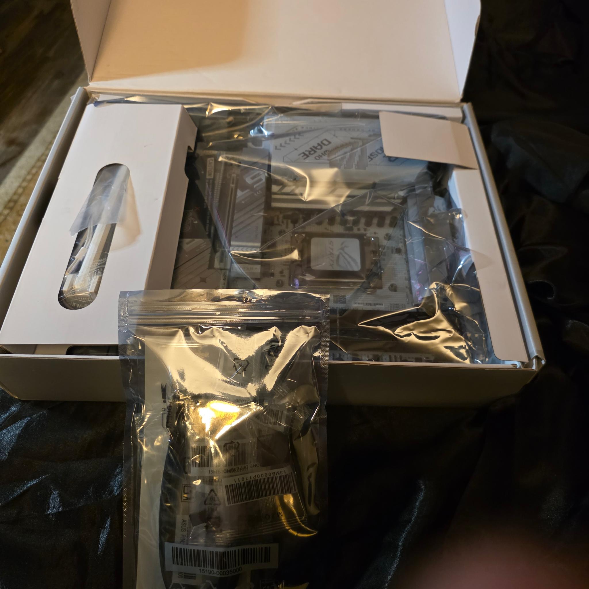 ASUS ROG STRIX X870 A GAMING WIFI AMD AM5 DDR5 PCIE 5.0