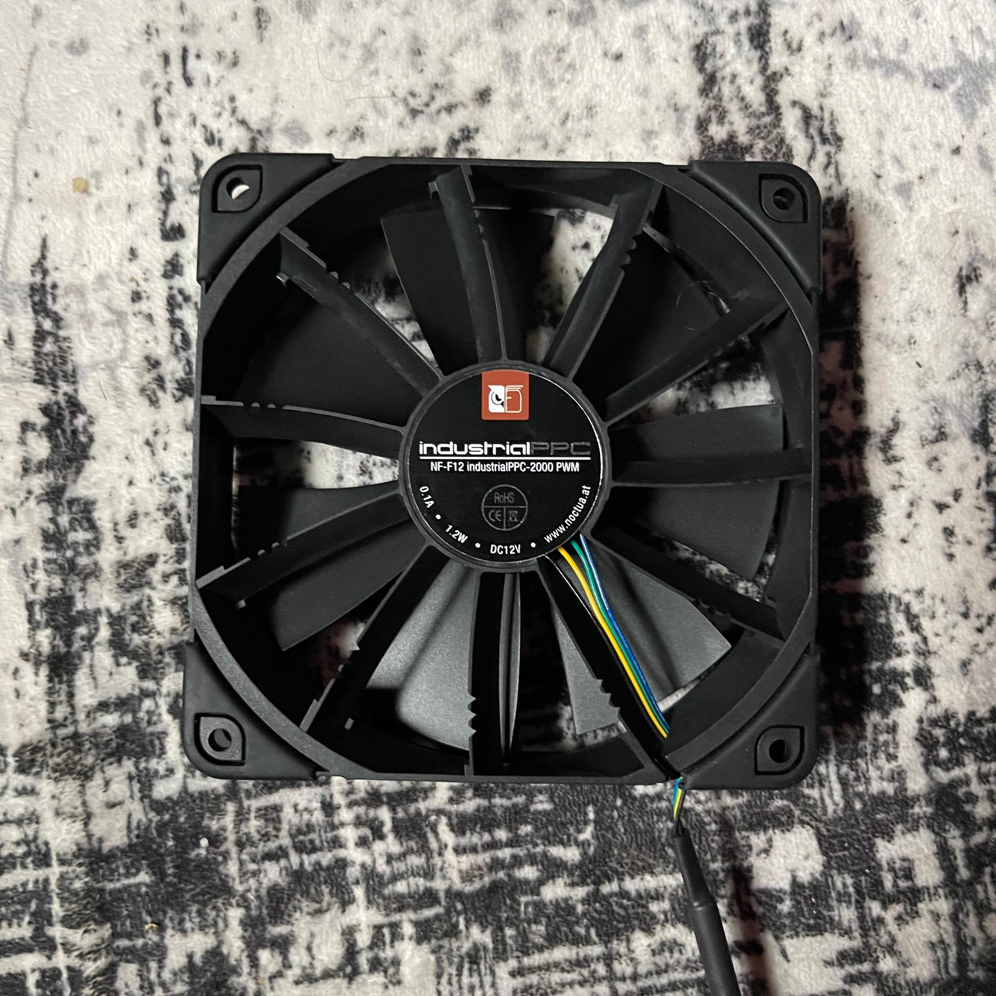 3-pack Full Black Noctua fans 2000PWM