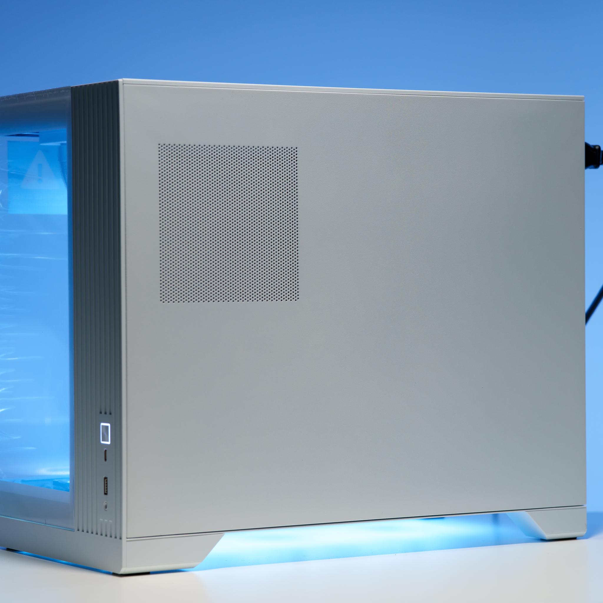 White Gaming PC | Ryzen 7600X3D | RTX 4070 Ti Super | 32GB DDR5 | 2TB m.2 drive
