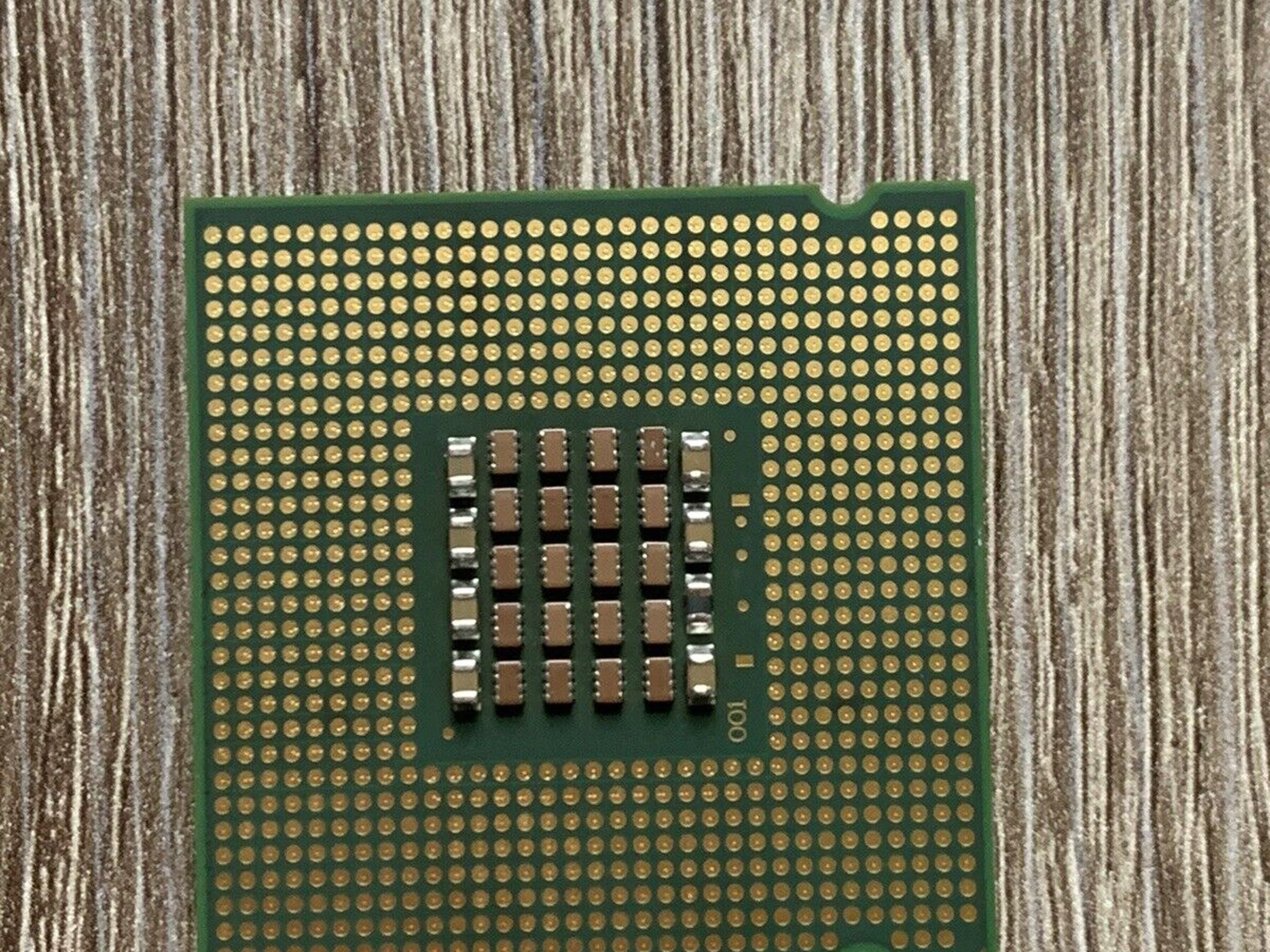 Intel Pentium D 820 2.8GHz /2M /800 / 05A CPU SL8CP socket 775 dual-core