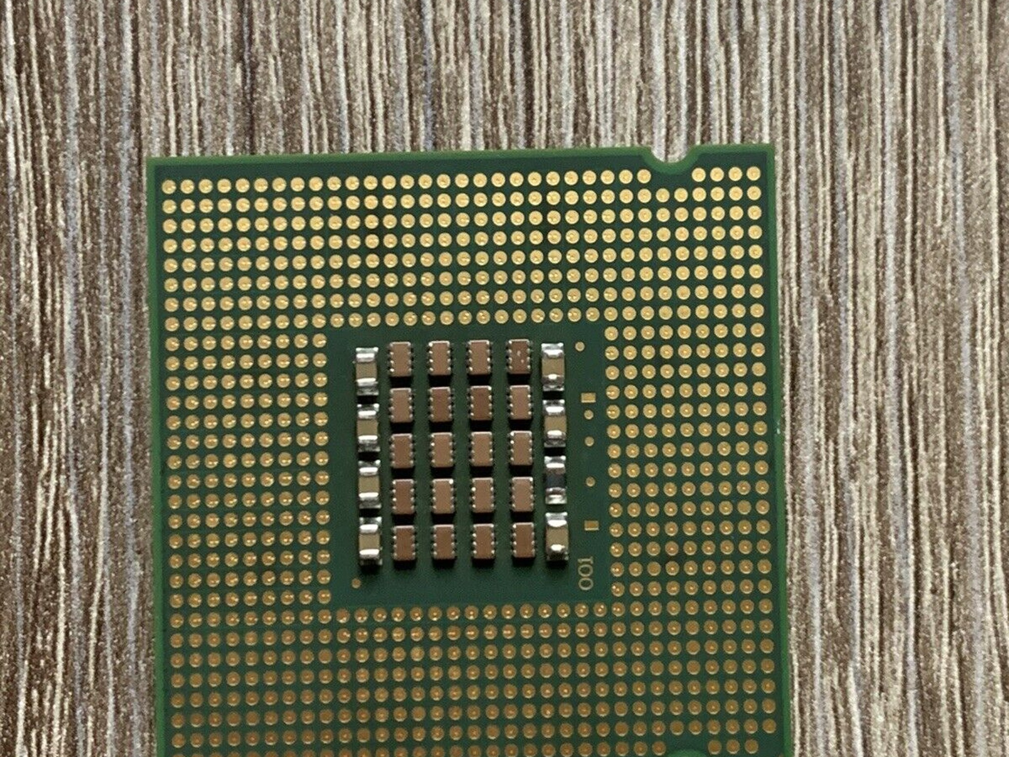 Intel Pentium D 820 2.8GHz /2M /800 / 05A CPU SL8CP socket 775 dual-core