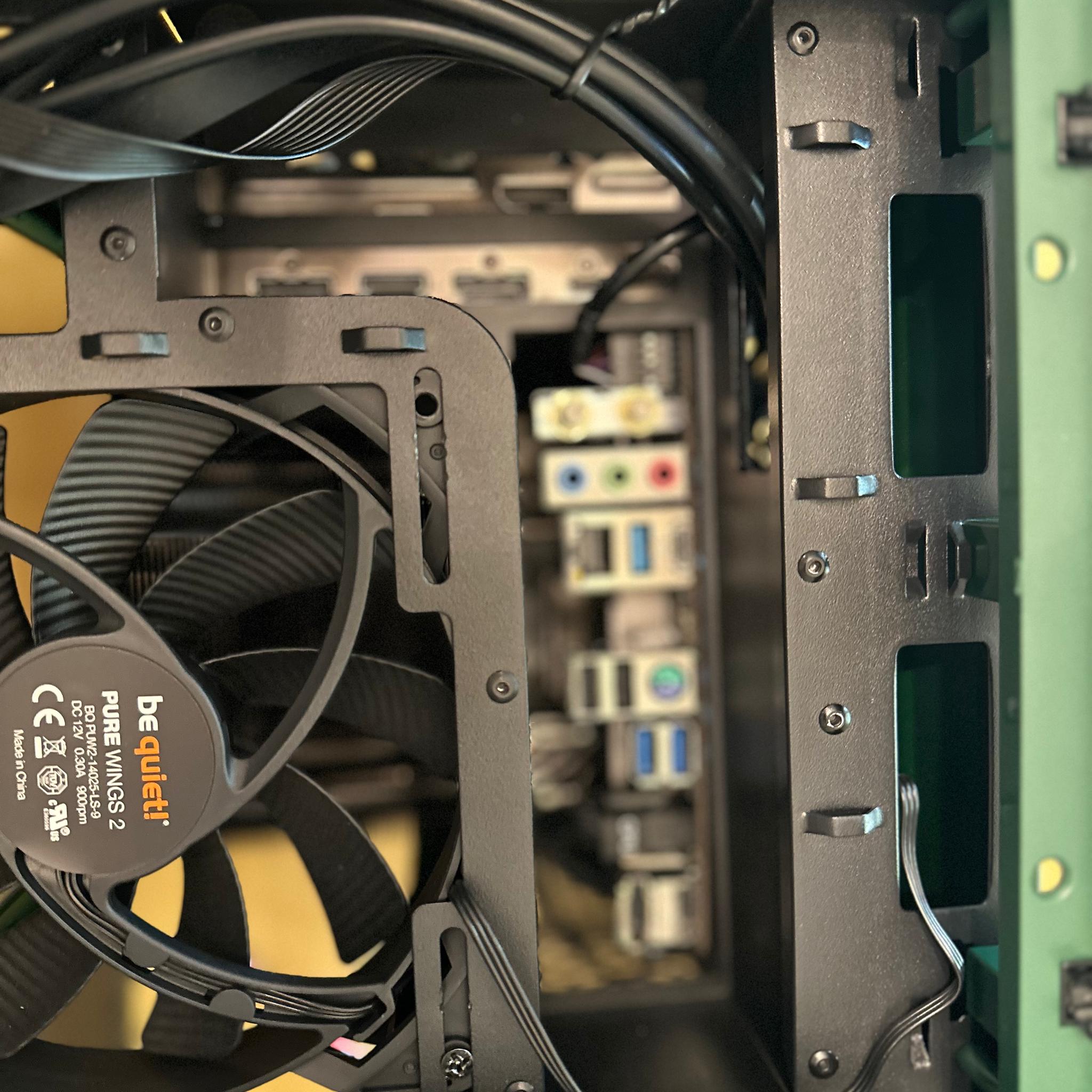 Sam|RTX 2080 Super, Ryzen 5 5600g Custom ITX Gaming PC. Mouse, Keyboard and Wifi included