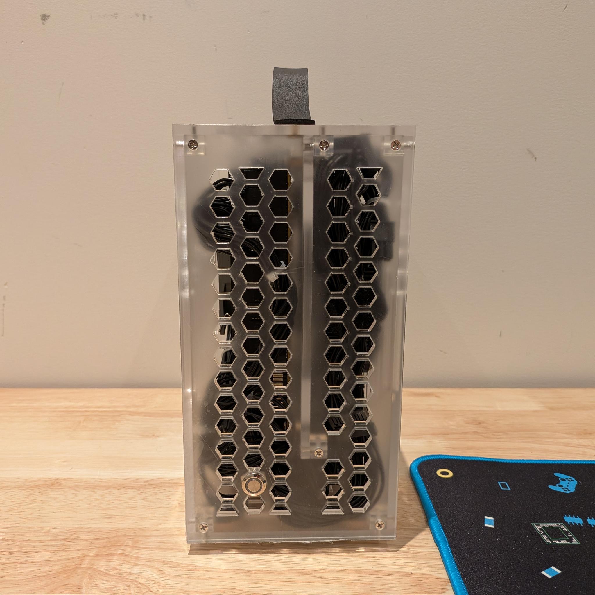 1080p Invisible Man - RTX 5060, Ryzen 5 5600, 32 GB DDR4 RAM, 1 TB Gen 4 NVME, Clear