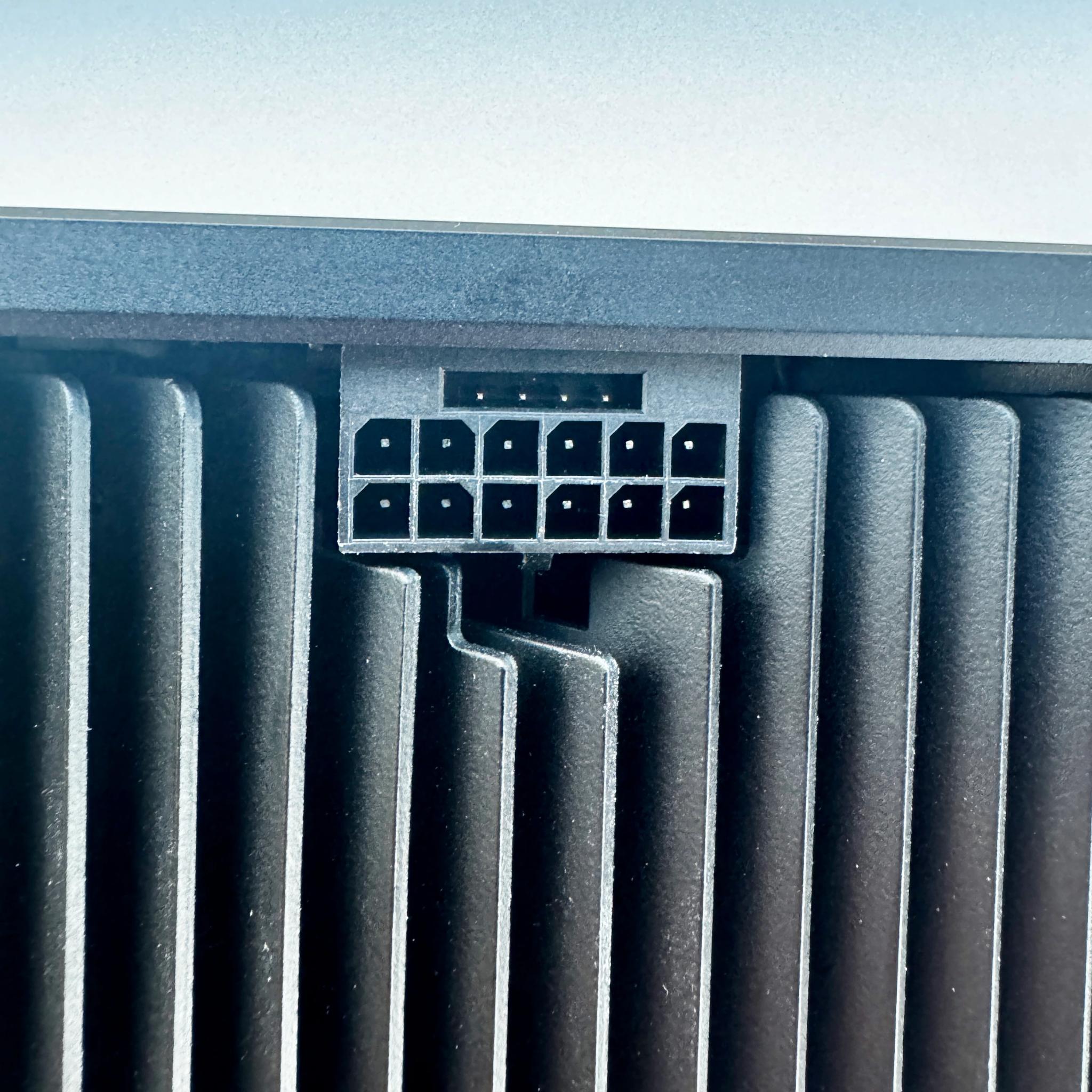 NVIDIA GeForce RTX 4090 Founders Edition | Box, 12VHPWR Adapter & Gift Receipt