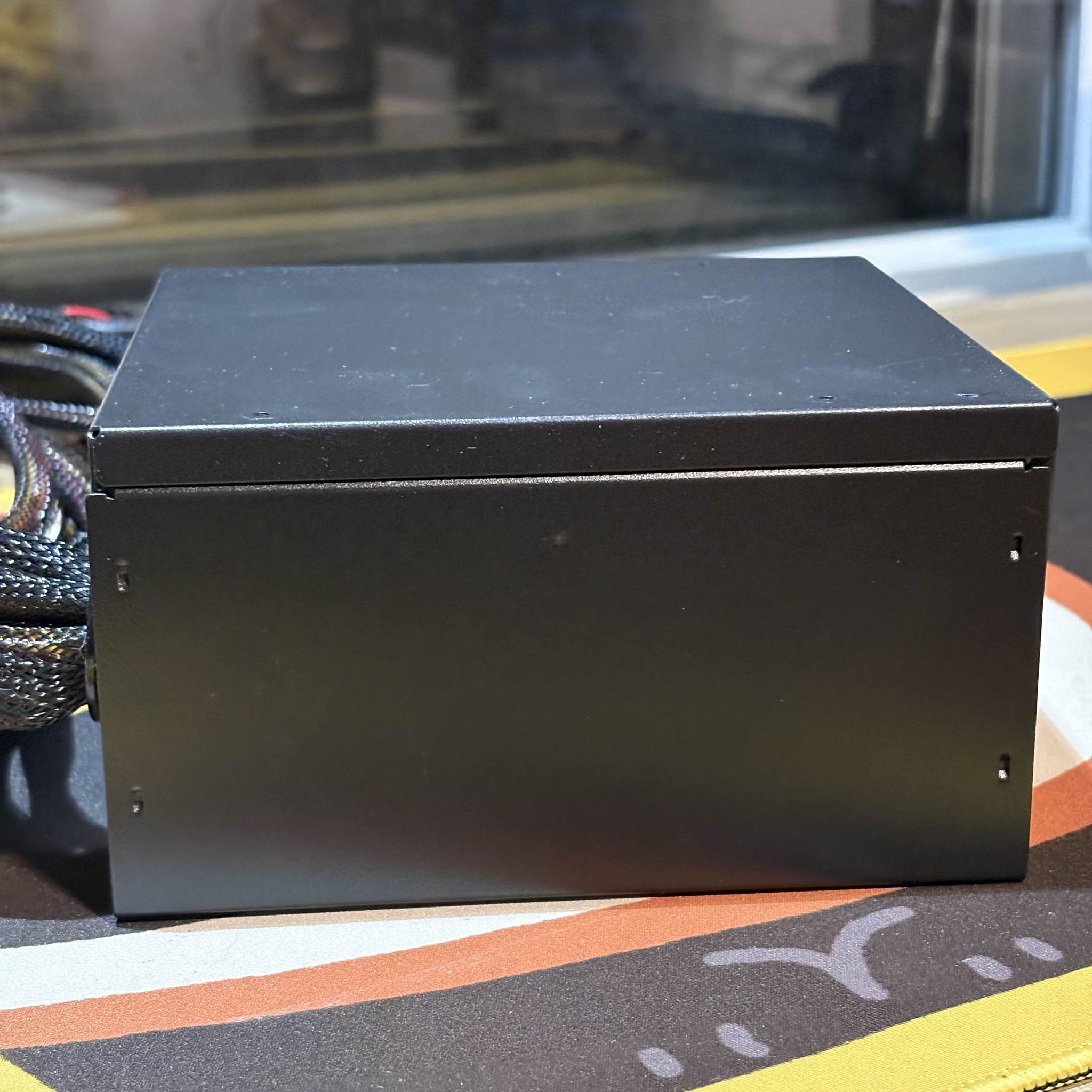 Apevia 1000W Prestige GOLD Non-Modular