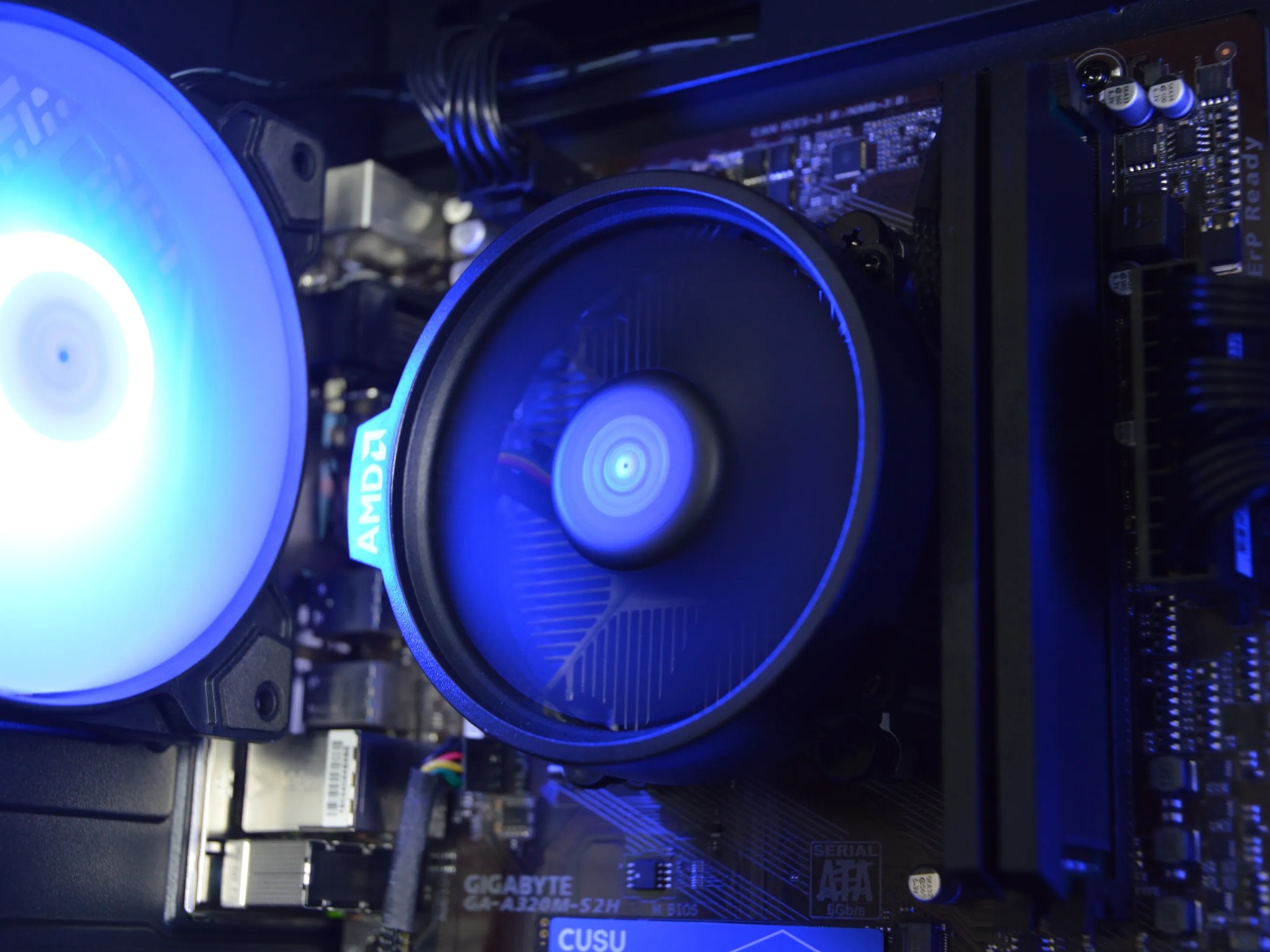 🧊🧊| RX 5500XT 8GB | RYZEN 3 2300X | 16GB DDR4 RAM | 512GB NVME SSD | The Fridge |