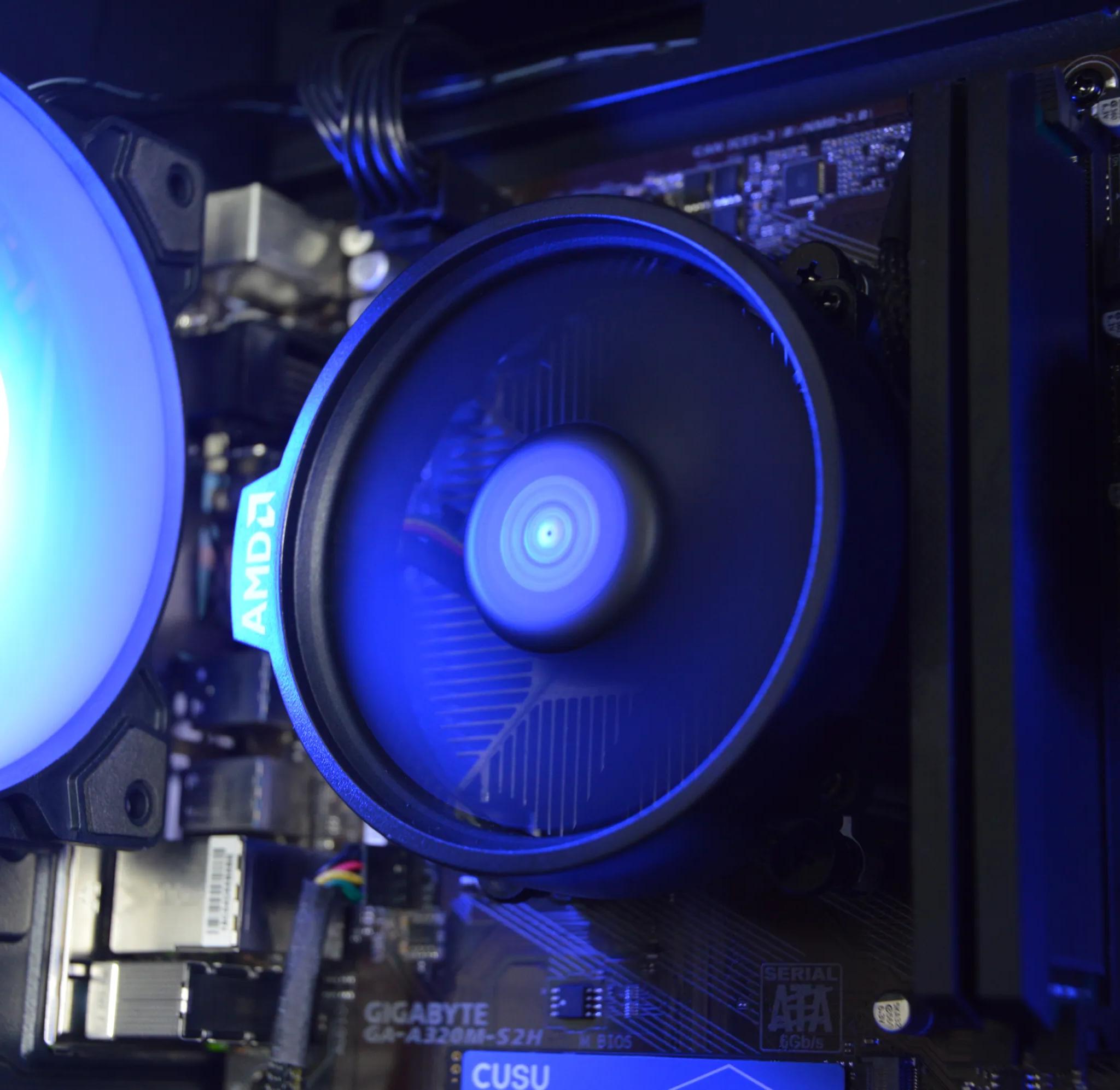🧊🧊| RX 5500XT 8GB | RYZEN 3 2300X | 16GB DDR4 RAM | 512GB NVME SSD | The Fridge |