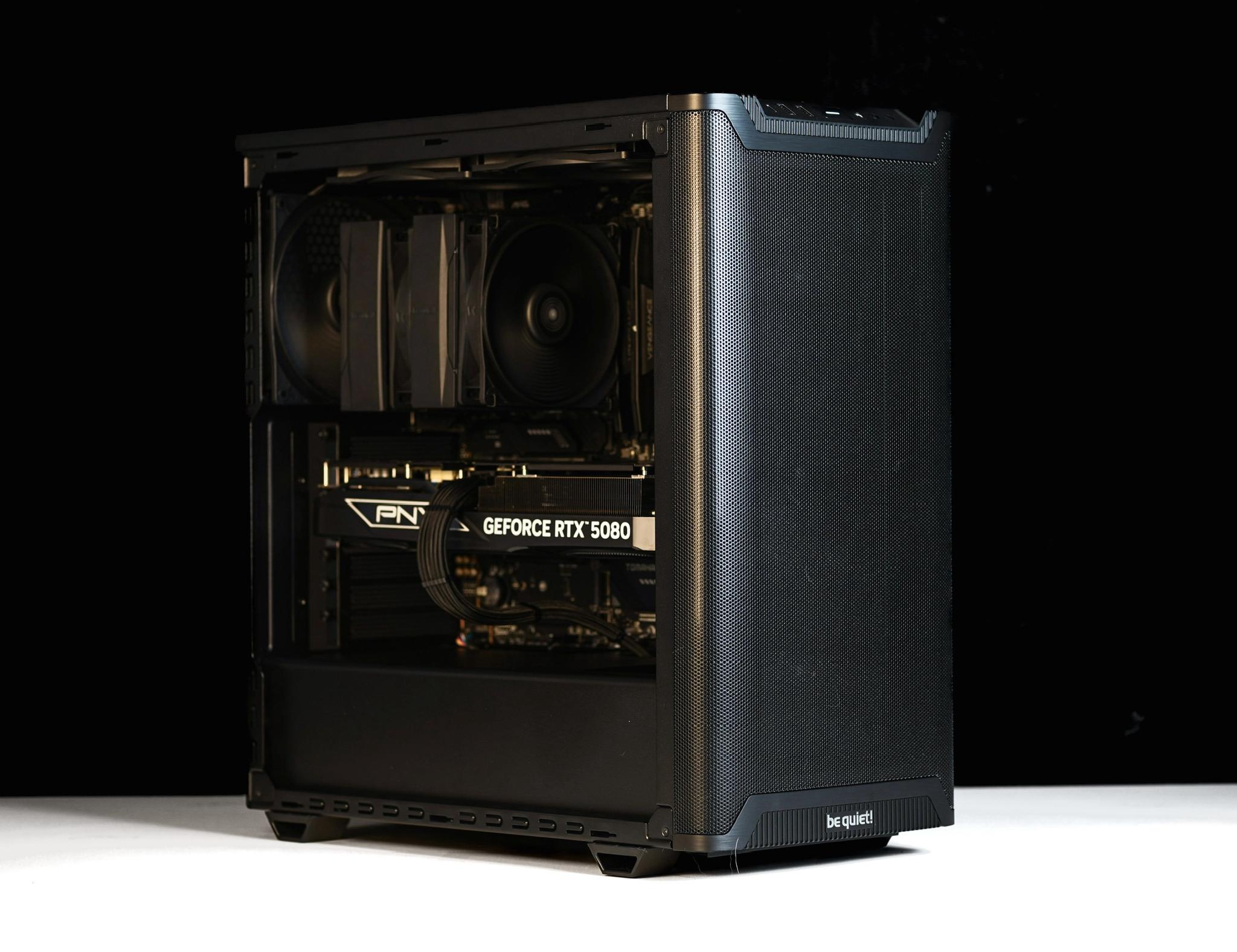 Graphite | 32 dBA | High end Gaming PC | RTX 5080 | Ryzen 9700X | 64GB DDR5 | 4TB NVMe |