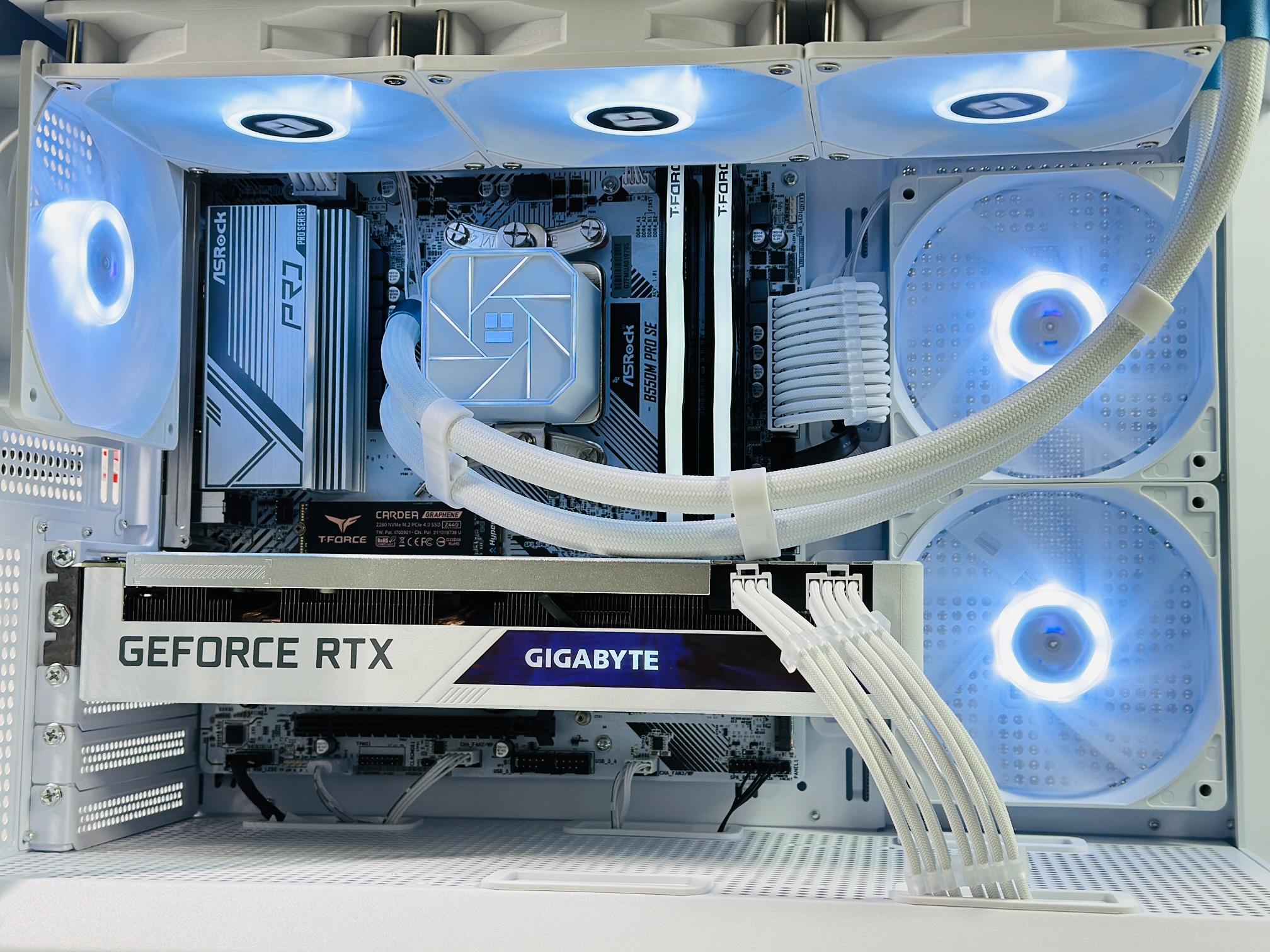 🤍🐻‍❄️Gaming PC▪️Nvidia RTX 3070 8GB▪️AMD Ryzen 7 5700X 8 core▪️32GB DDR4 ▪️ 1TB SSD NVME