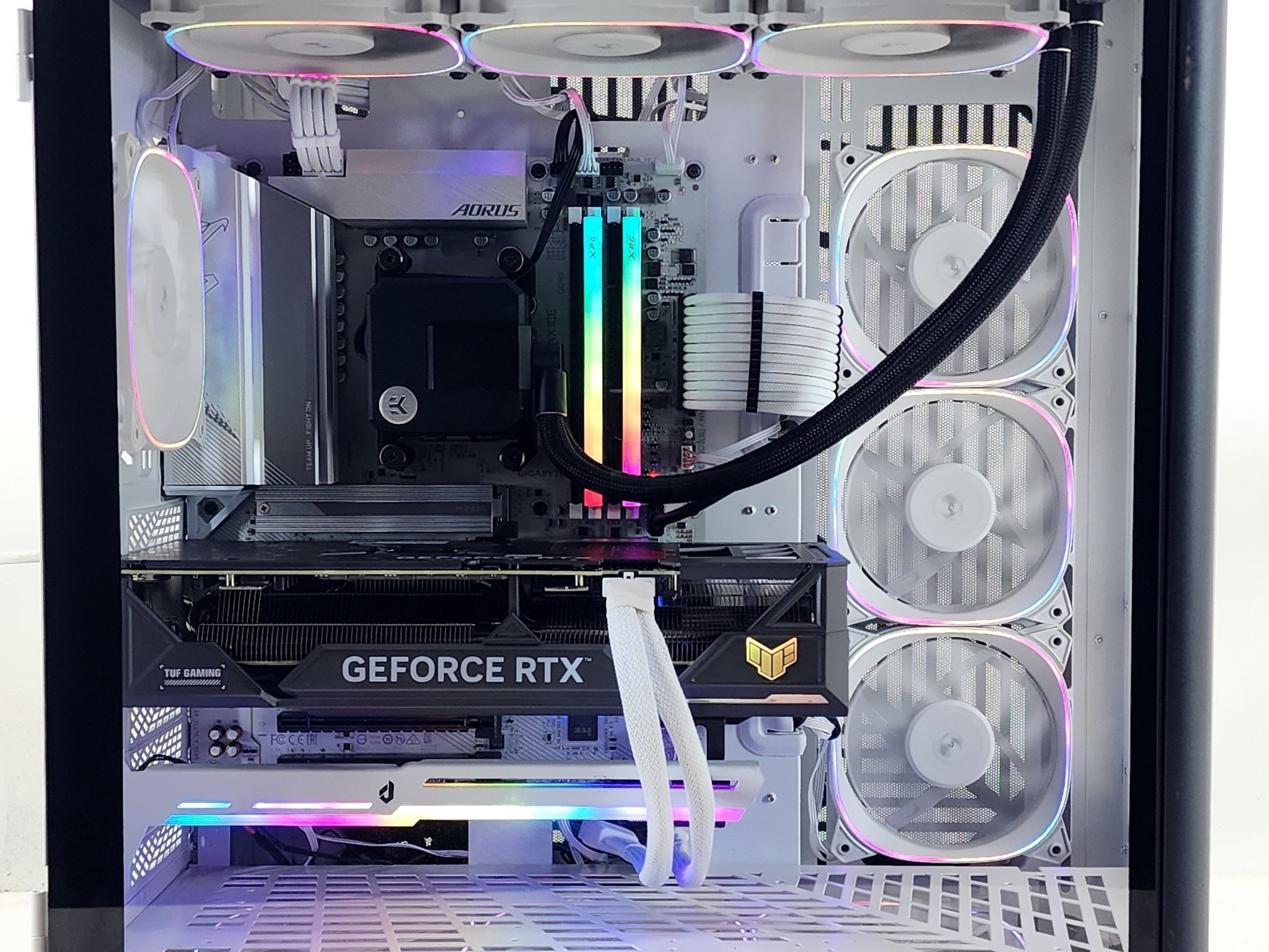 Gaming PC Ryzen 7 7800X3D 32GB RAM 1TB SSD RTX 4070 Ti 12GB Windows 11 PC