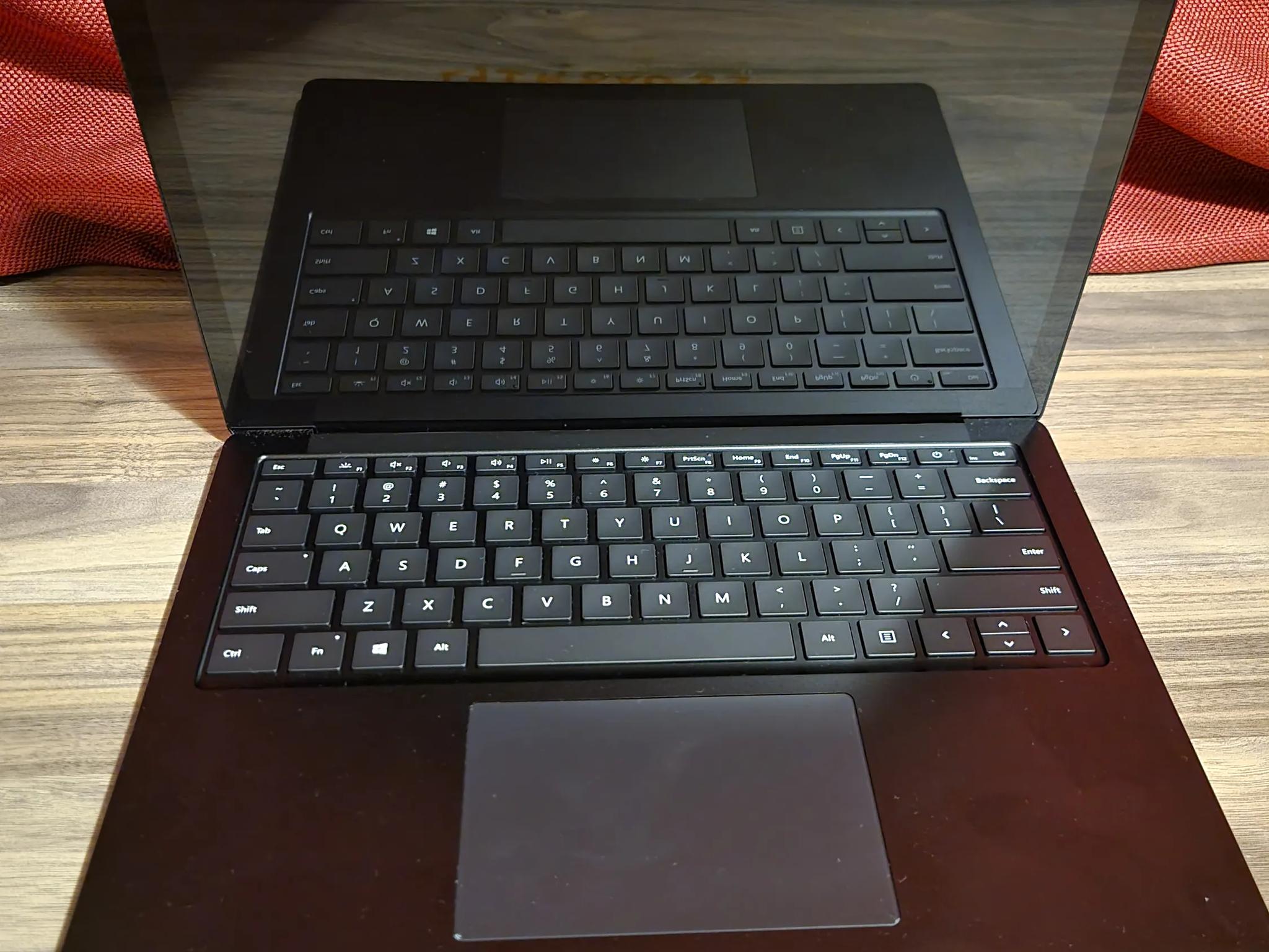 Microsoft Surface Laptop 4 - Ryzen 5 - 256gb - 16gb ram - 13.5" touch screen