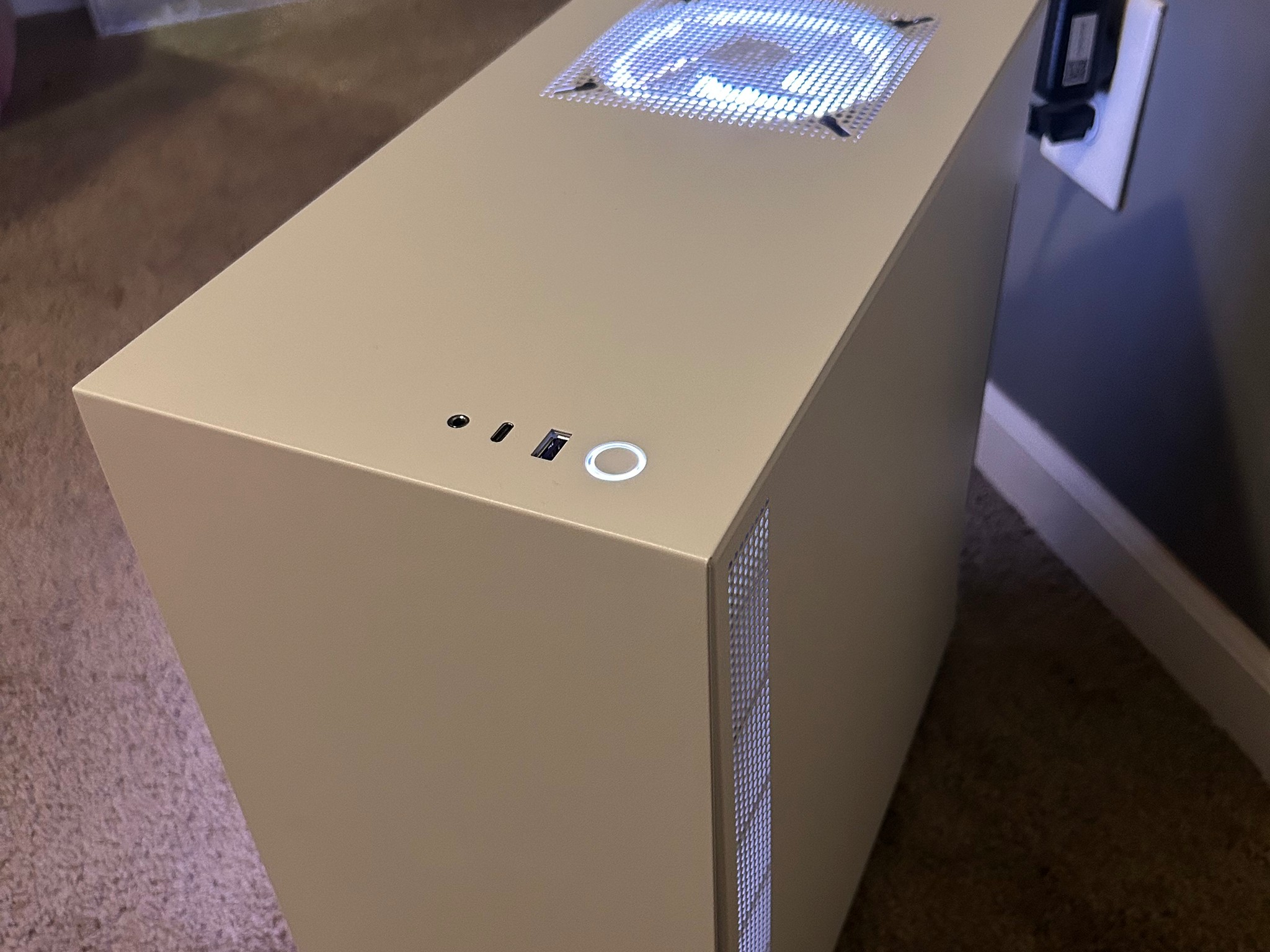 NZXT, RTX 3080/5600x, white and black rgb, vertical mount, 1TB Gaming PC
