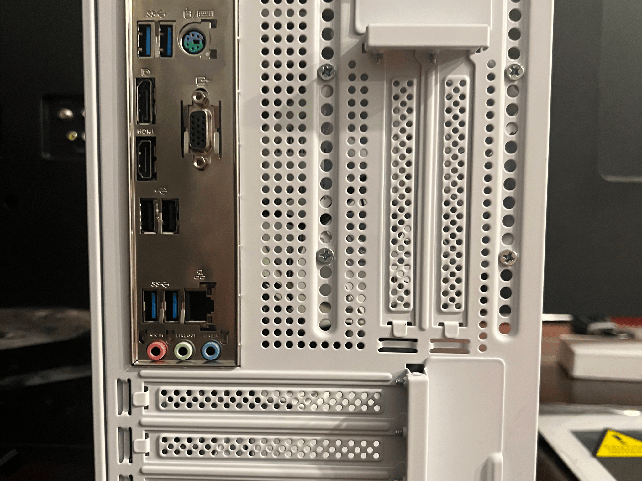 "Shoebox" / Ryzen 5 5600g Igpu gaming pc with free headset