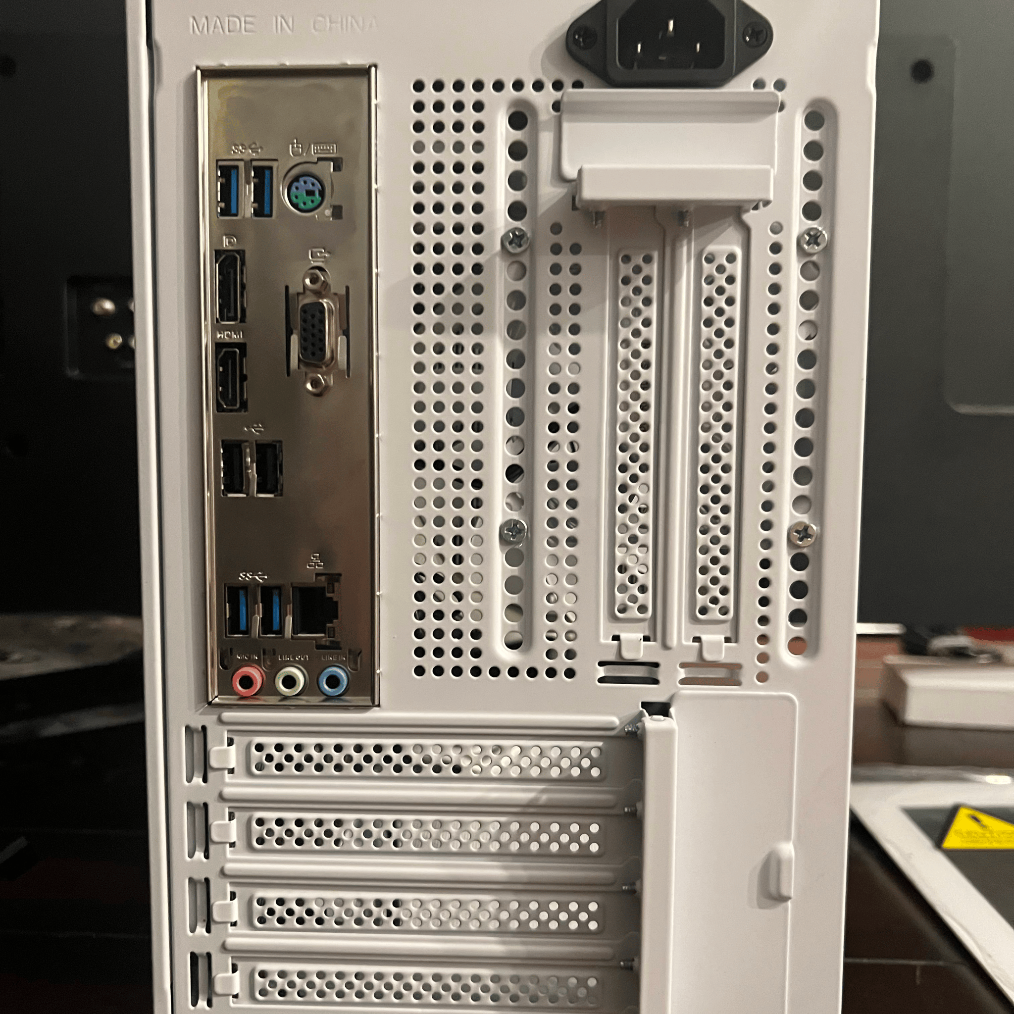 "Shoebox" / Ryzen 5 5600g Igpu gaming pc with free headset