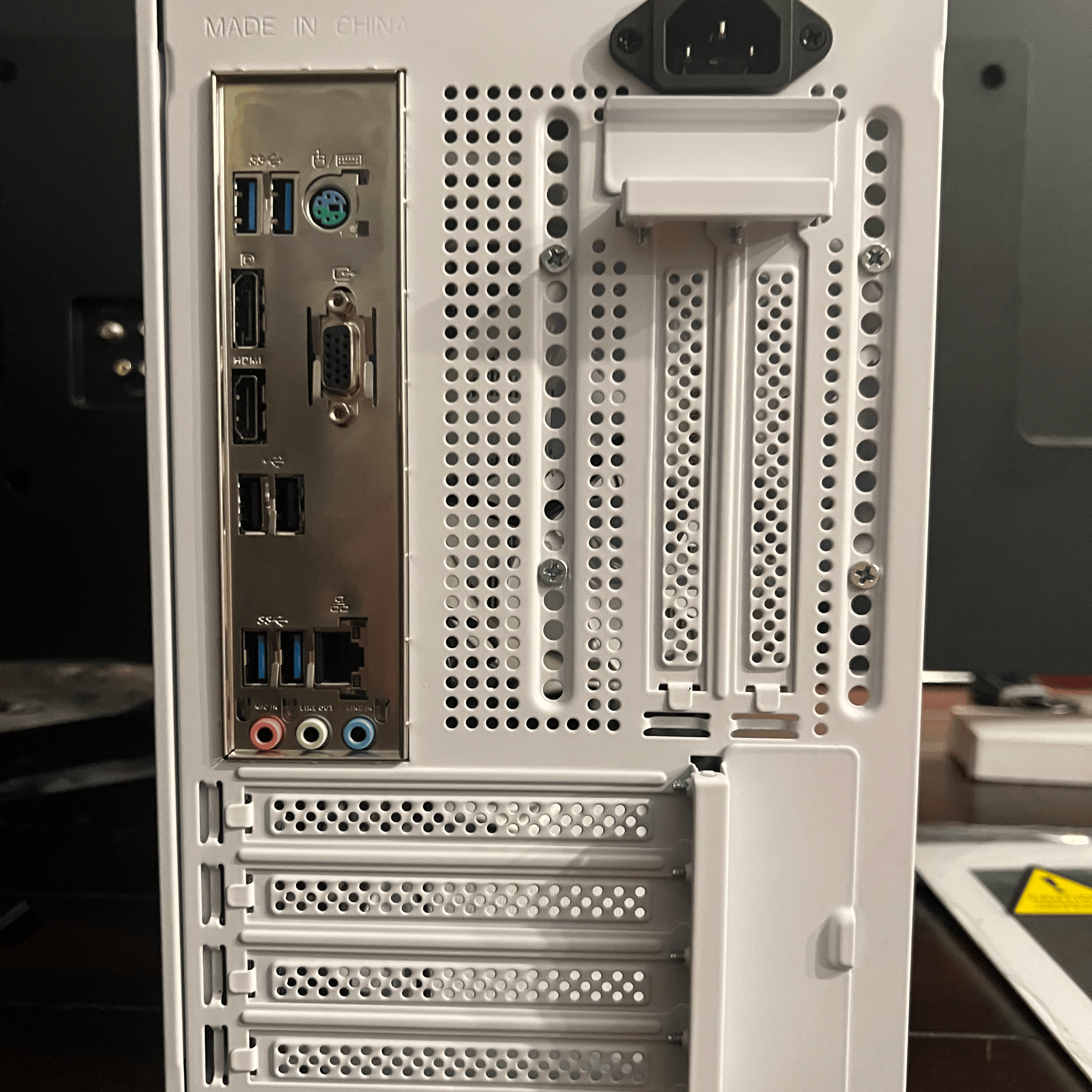 "Shoebox" / Ryzen 5 5600g Igpu gaming pc with free headset