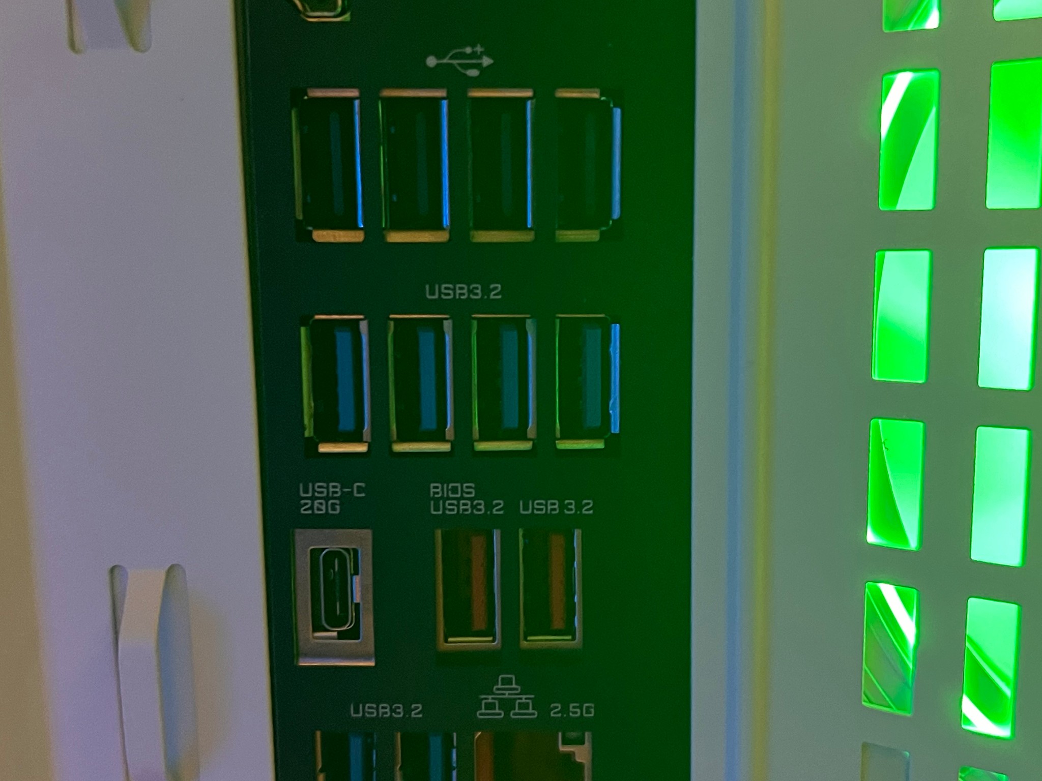 4k NO COMPRMISE GAMEING PC/CONTENT CREATION 7800x3d 4070ti super 32gddr5 2TB storage