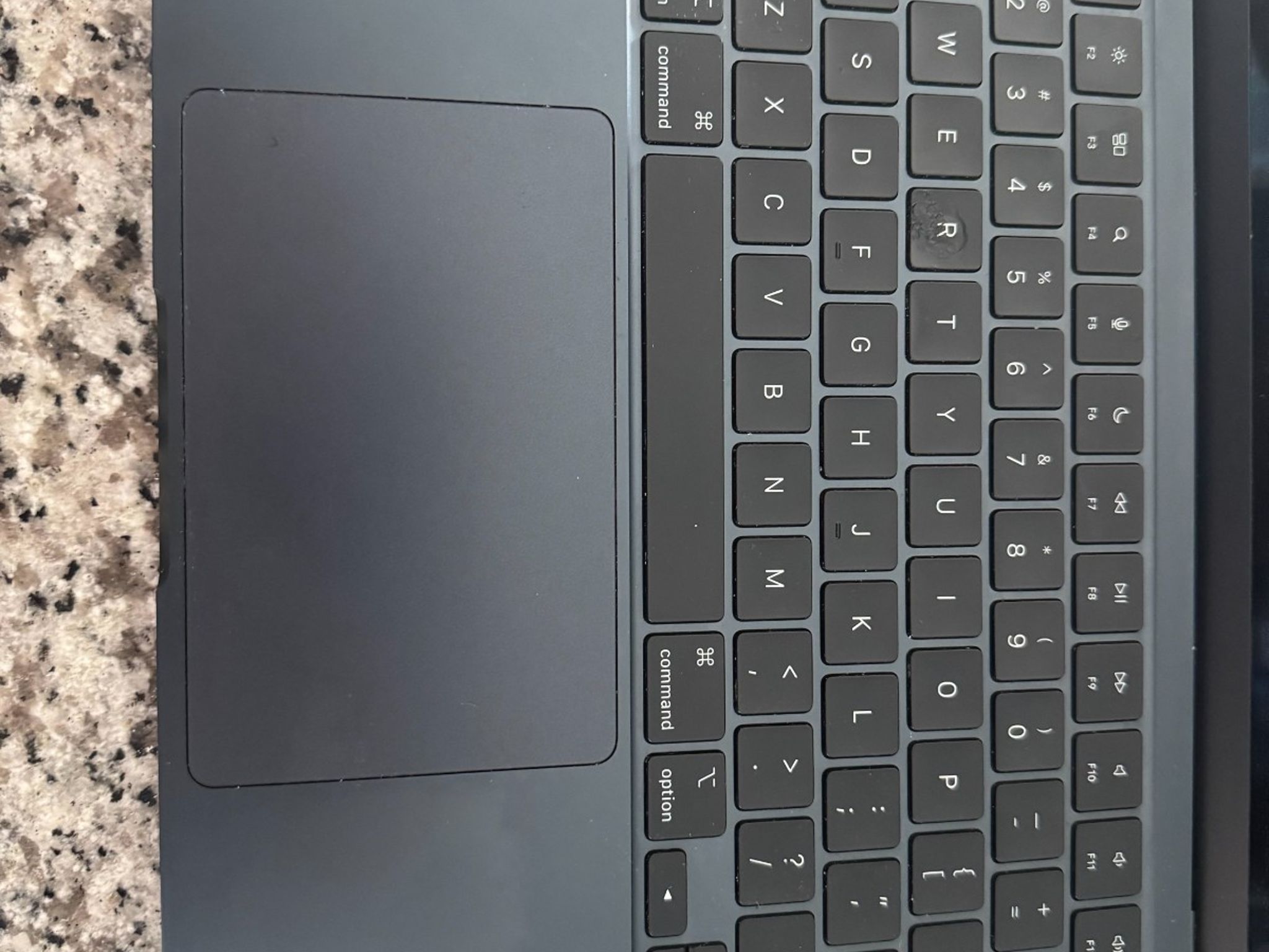 Apple MacBook Air M2 (2022) – Midnight – 256GB – I need this off my hands