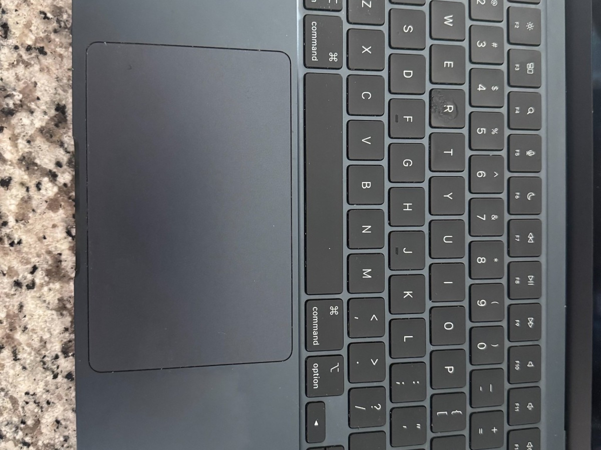 Apple MacBook Air M2 (2022) – Midnight – 256GB – I need this off my hands