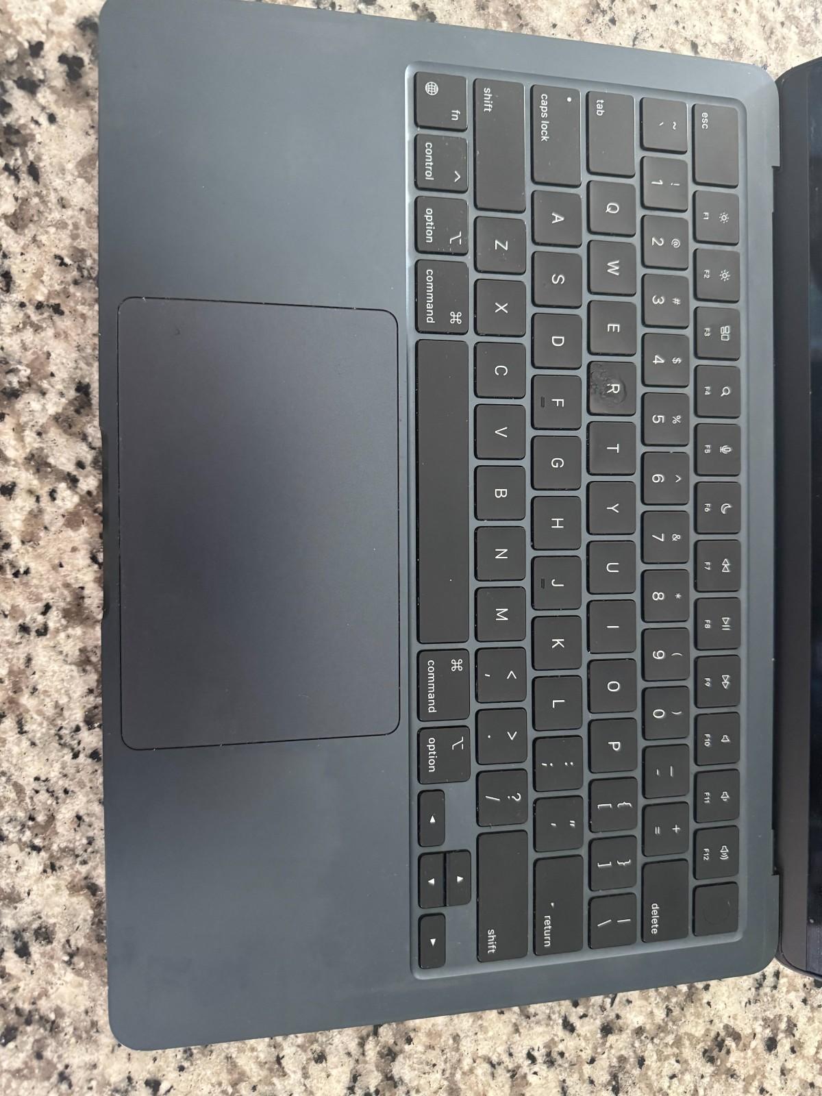 Apple MacBook Air M2 (2022) – Midnight – 256GB – I need this off my hands