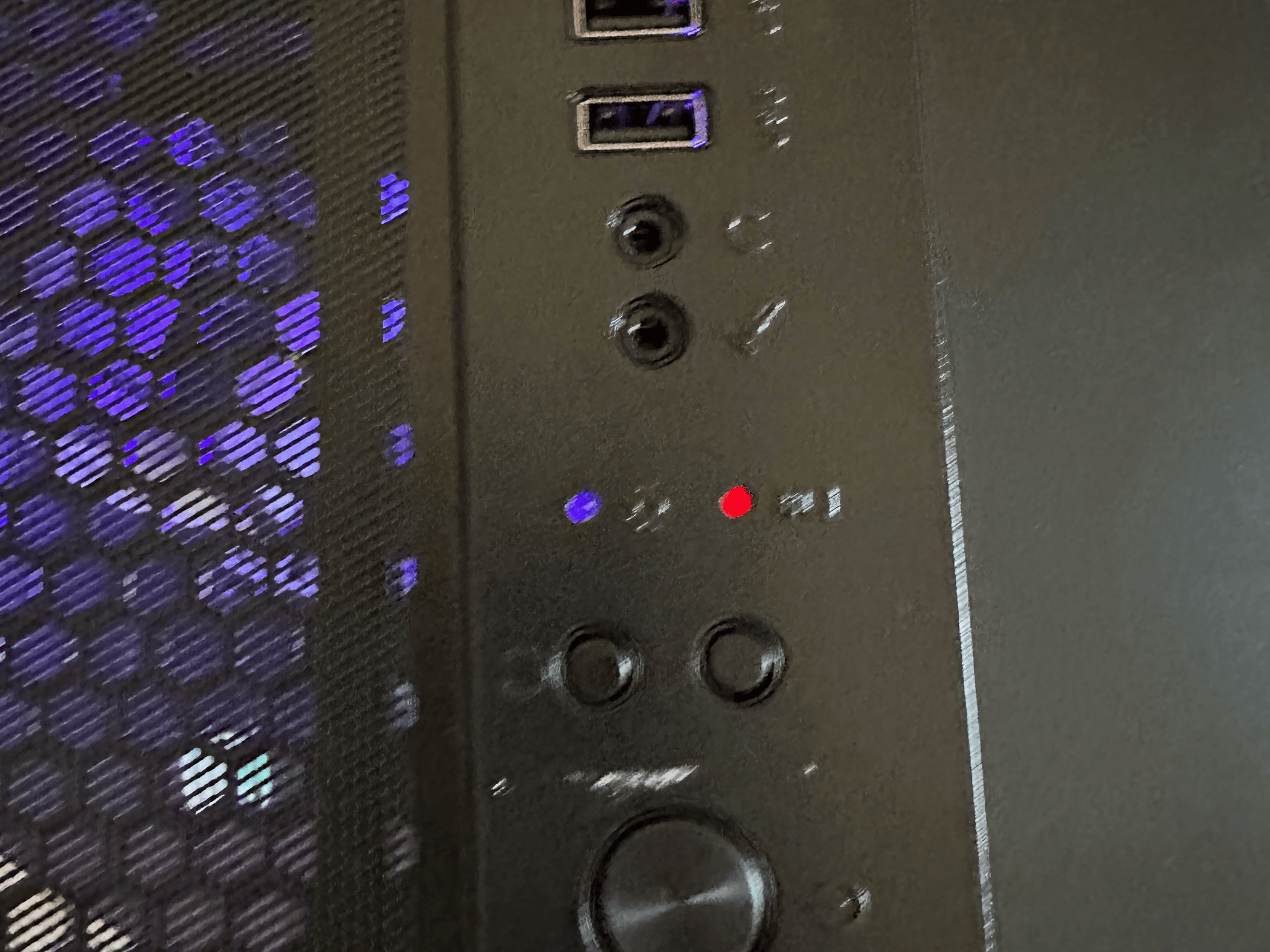 "Kronostyx" RX 6650 XT + Ryzen 3600, 16gb RAM Custom Gaming PC