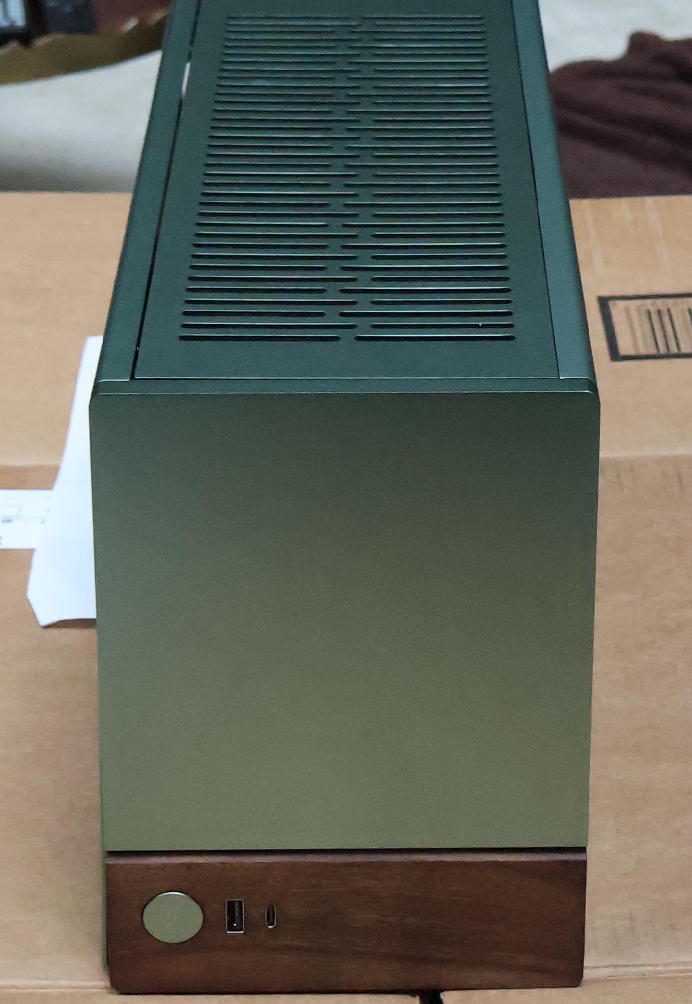 Steam OS powered 9060XT 16GB Mini ITX build, Fractal Design Terra and R5 5600G, 16GB RAM, 2TB SSD