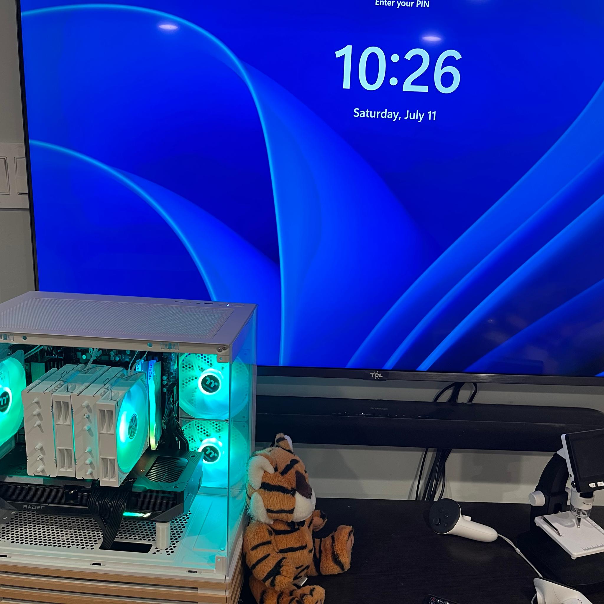 SPIT HOT FIRE - Gigabyte 9070XT 16G - Ryzen 7800X3D 16GB DDR5