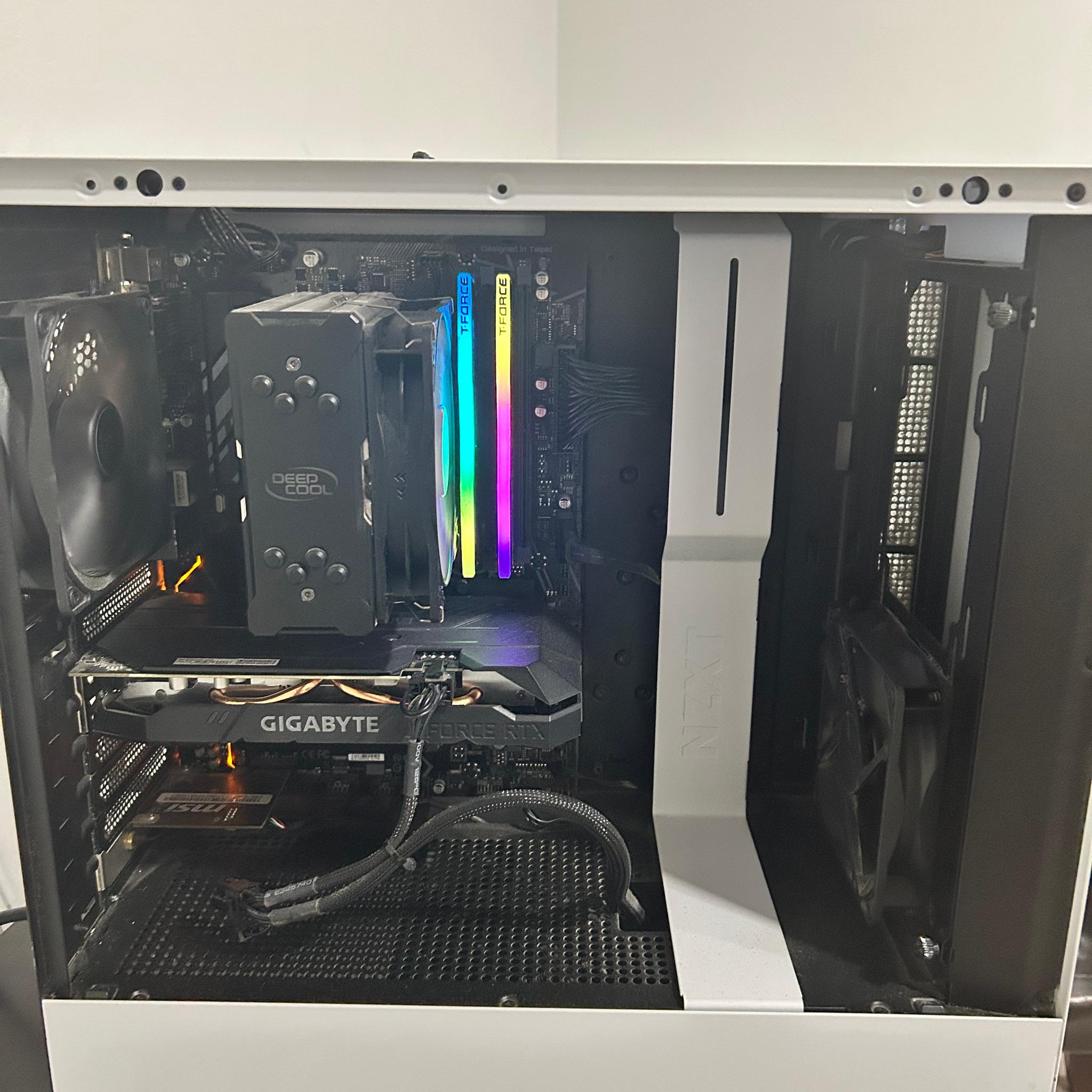 Intel Core i5-10400F  GeForce RTX 2060  16 RAM  1T STORAGE
