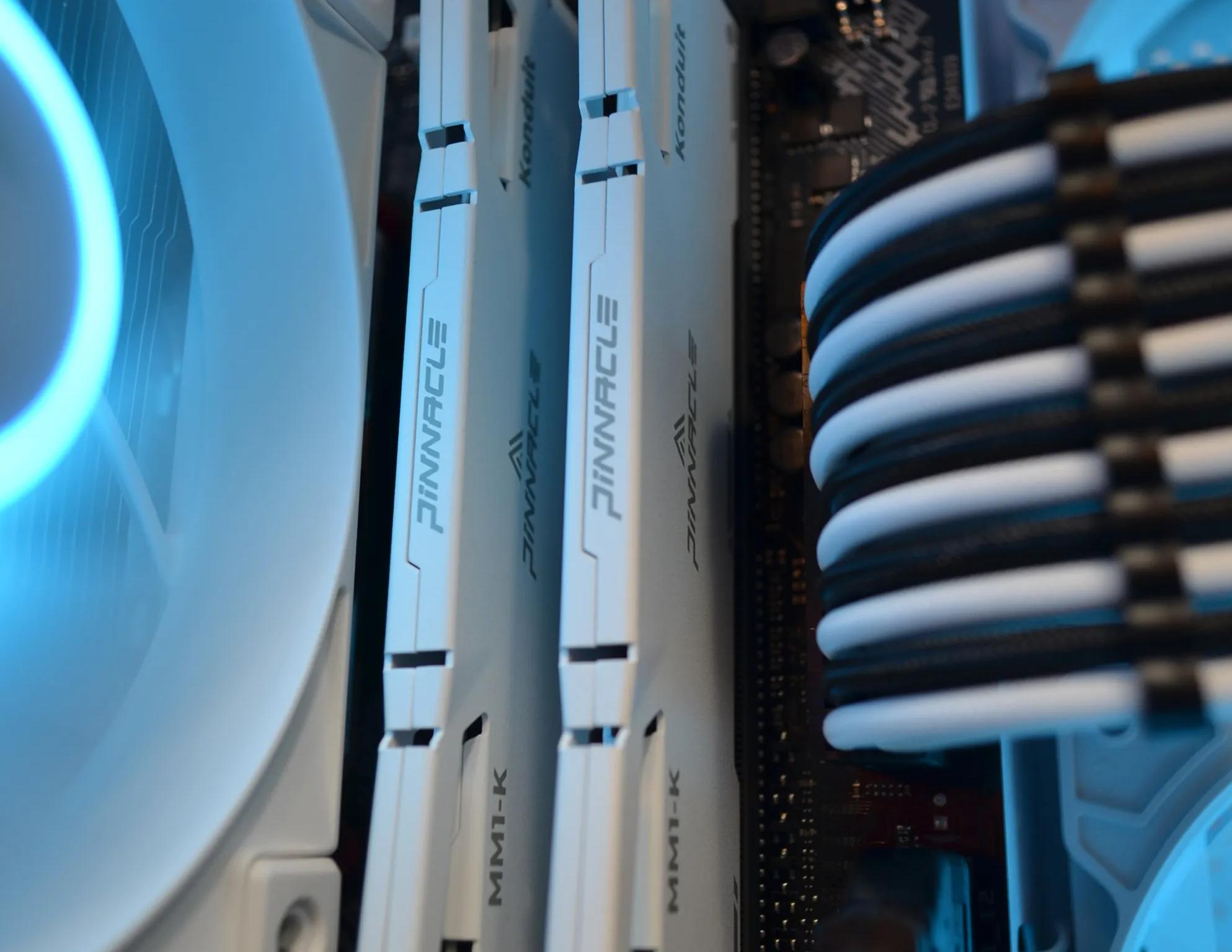 🧊Snowstorm❄️ | Ryzen 5 CPU | RX 5600 XT (Better than RTX 2060) | 1 TB NVMe