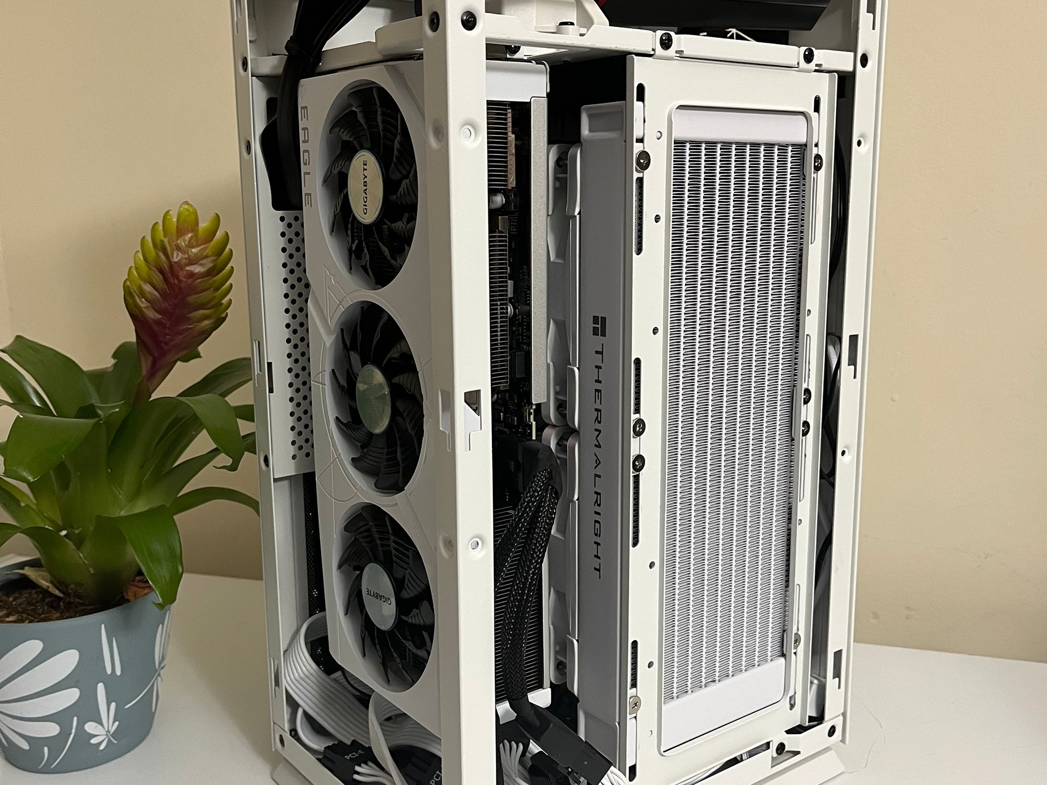 BREAD BOX | RTX 4070 Super 12GB | i5 14600KF | 1TB Gen4 NVMe | 32GB DDR4