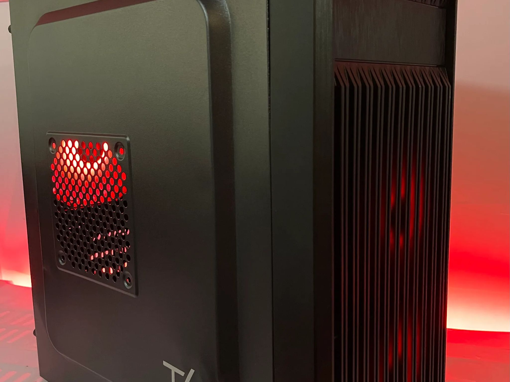 Entry Level RGB PC (i5-3470, 8GB RAM, AMD HD 6850, 256GB SSD)