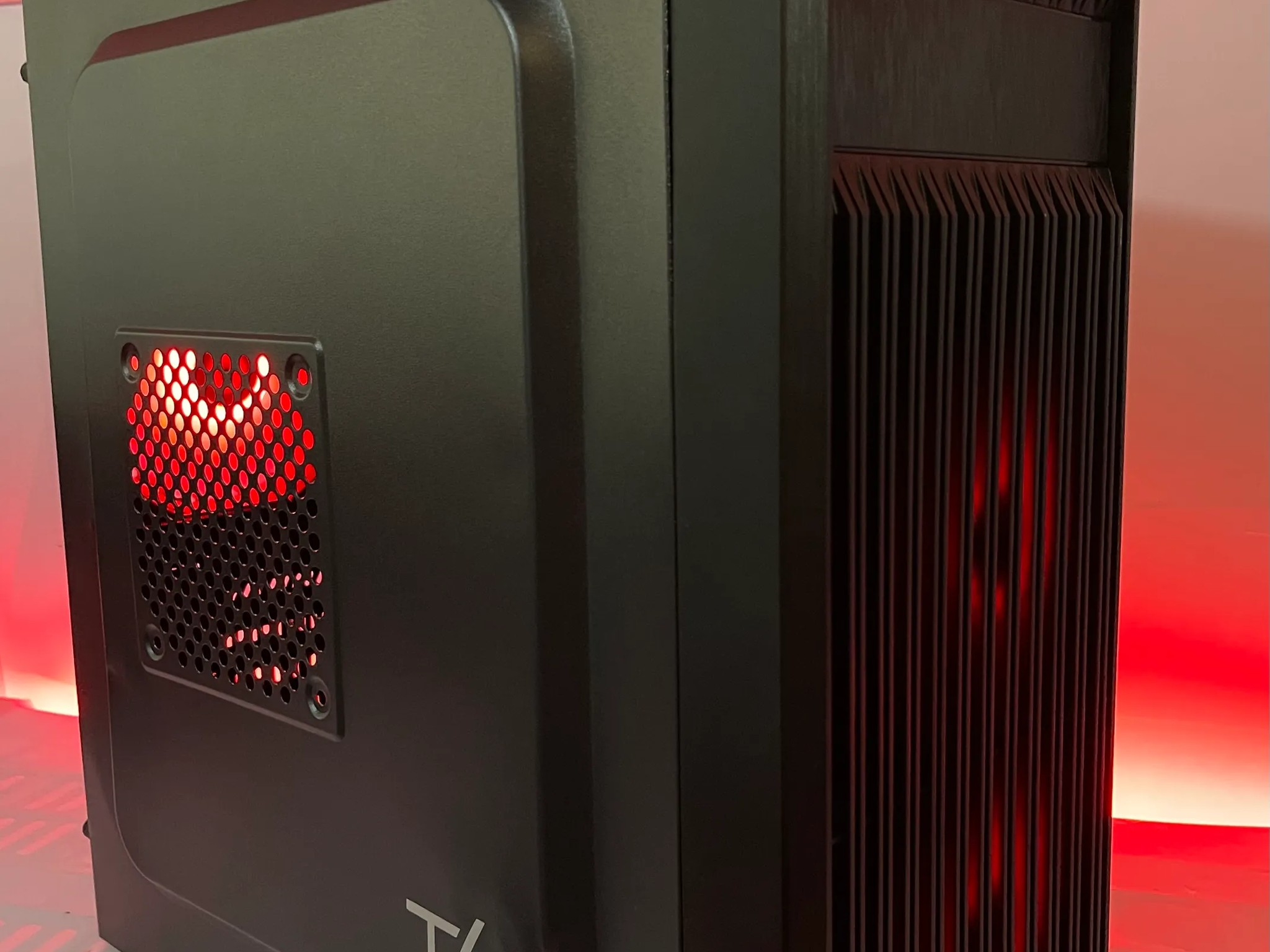 Entry Level RGB PC (i5-3470, 8GB RAM, AMD HD 6850, 256GB SSD)