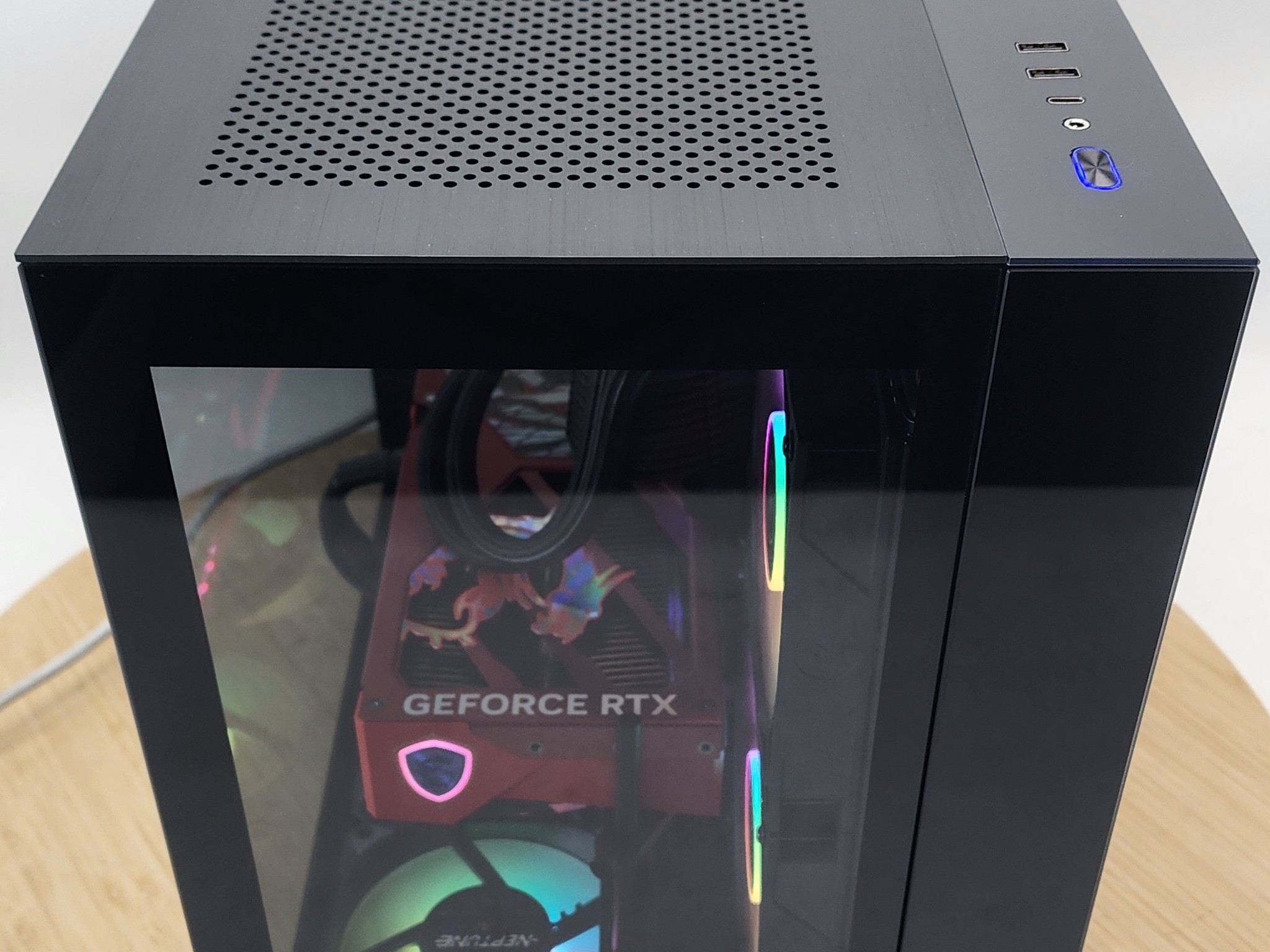 Gaming PC Ryzen 7 9700X 32GB RAM 1TB SSD RTX 5070 Ti 16GB Windows 11 Computer
