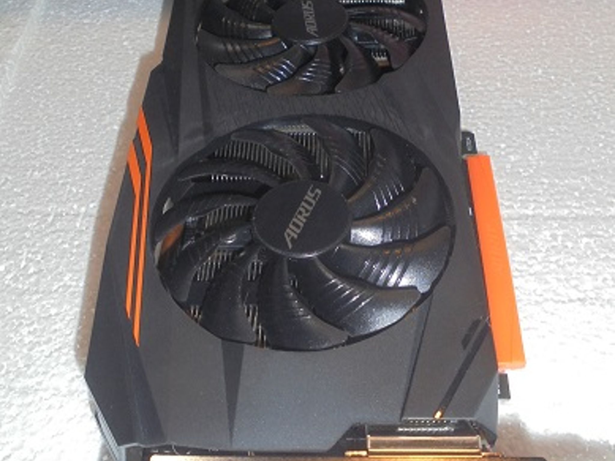 Gigabyte Aorus Radeon RX570 4G Very Clean Like New Open Box condition