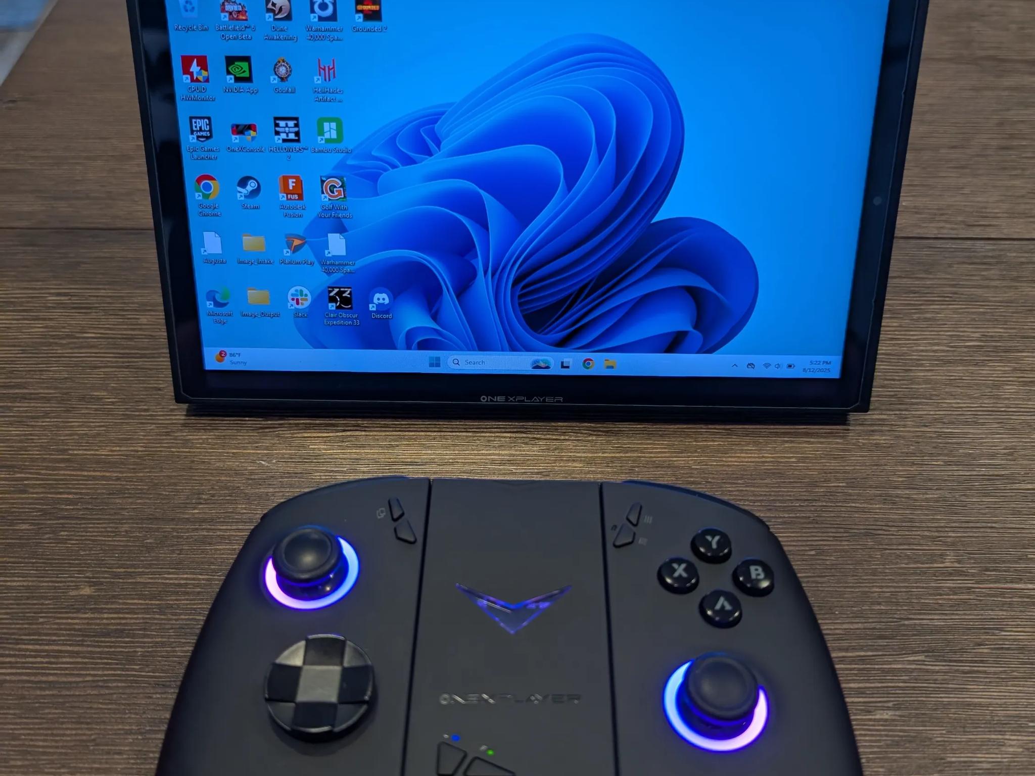 OneXPlayer X1 Mini 8840U Gaming Handheld / Tablet / Laptop | 32GB | 2TB SSD