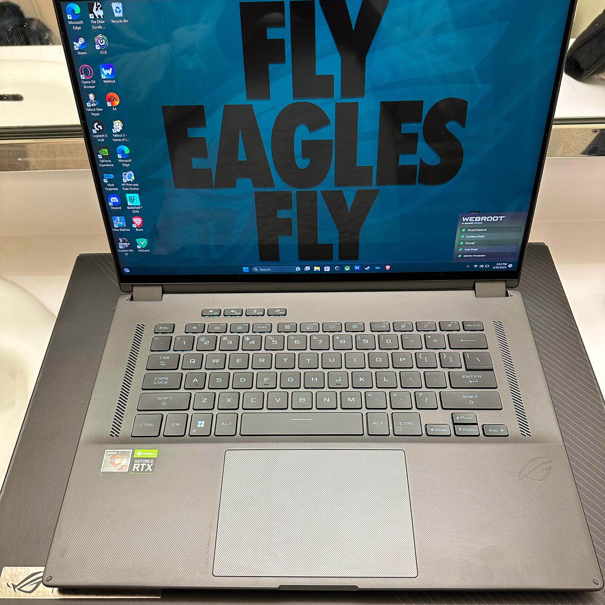 Asus ROG Flow X16 (2022) + Accessories 