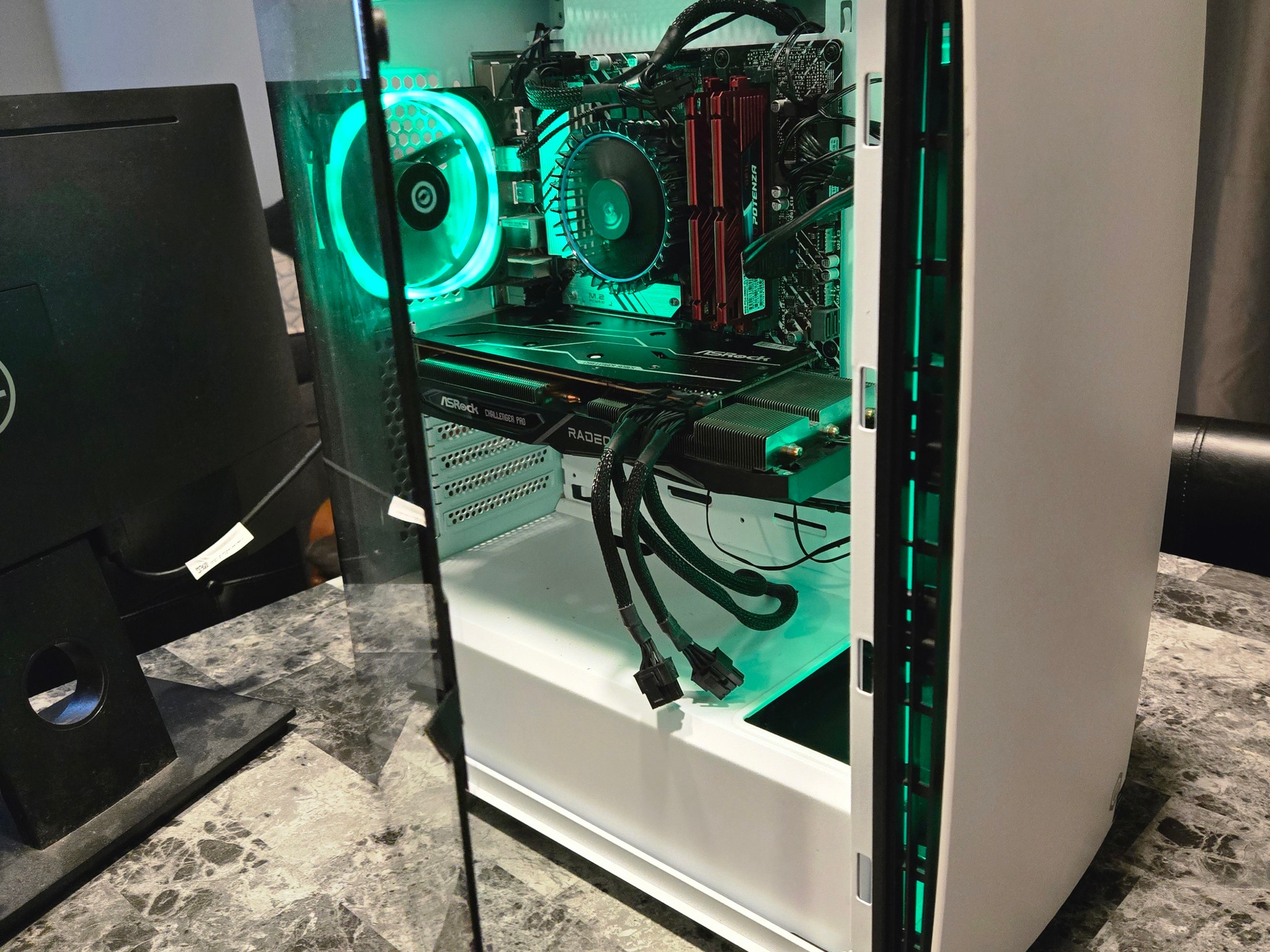 KIRA II 241V | Intel i7-12700F| RX 6700XT| 16 GB DDR4| 500 GB SSD| 600W PSU