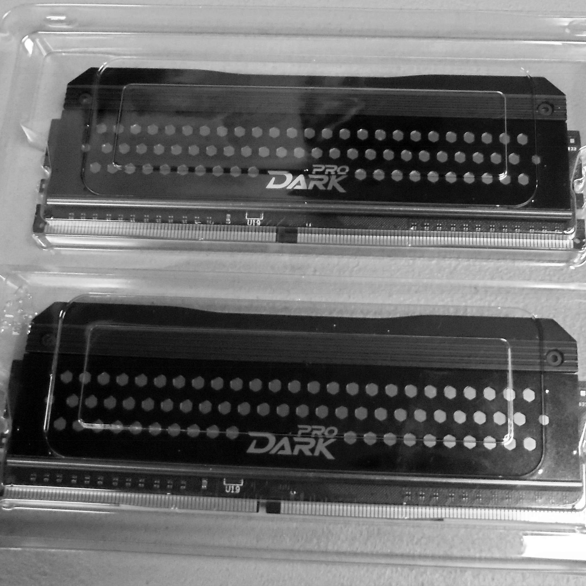 Team Group T-Force Dark Pro Gaming 16GB (2x8GB) DDR4 3200 CL14