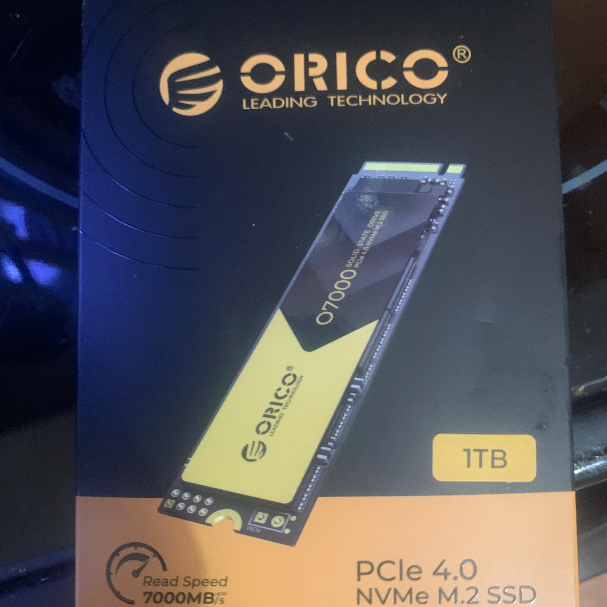 Wood Grain case + RTX 5060 Ryzen 7 5700x