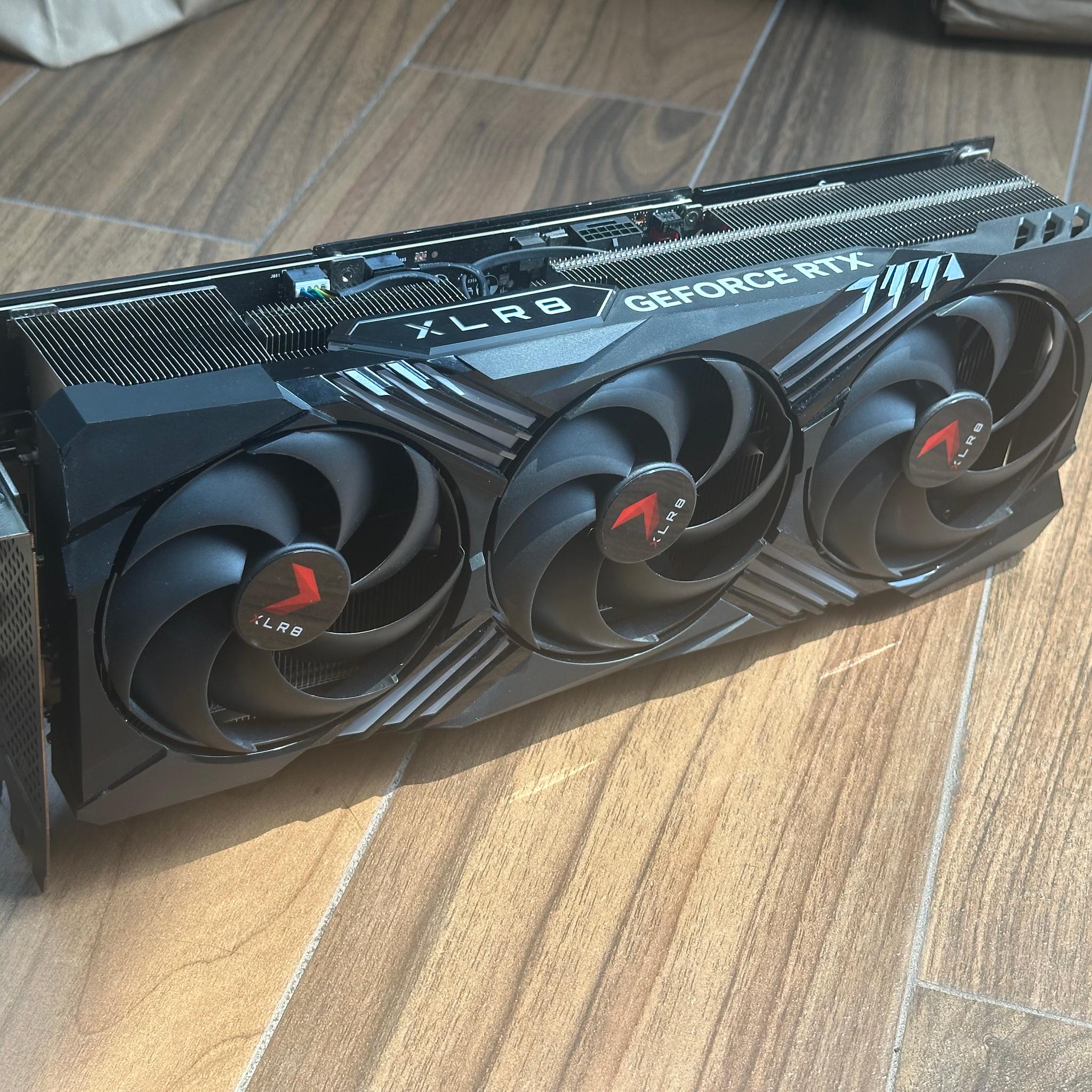 PNY XLR8 Gaming VERTO EPIC-X RGB OC GeForce RTX 4080 SUPER