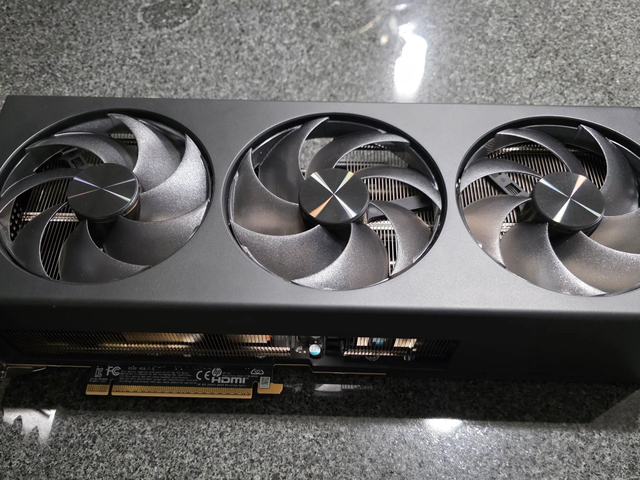 HP RTX 5090