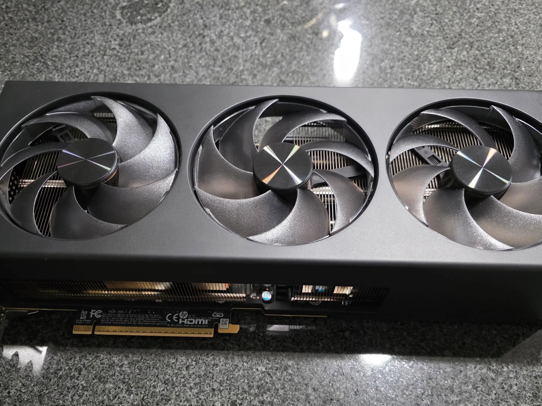 HP RTX 5090