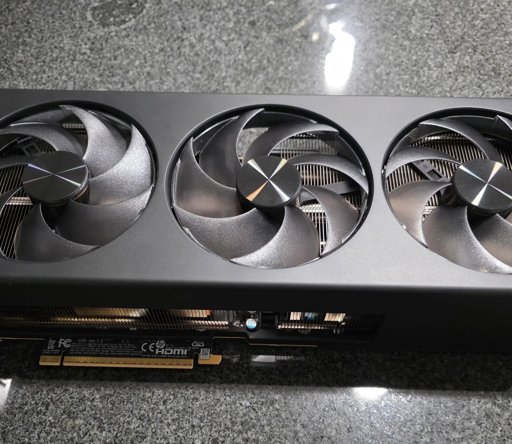 HP RTX 5090