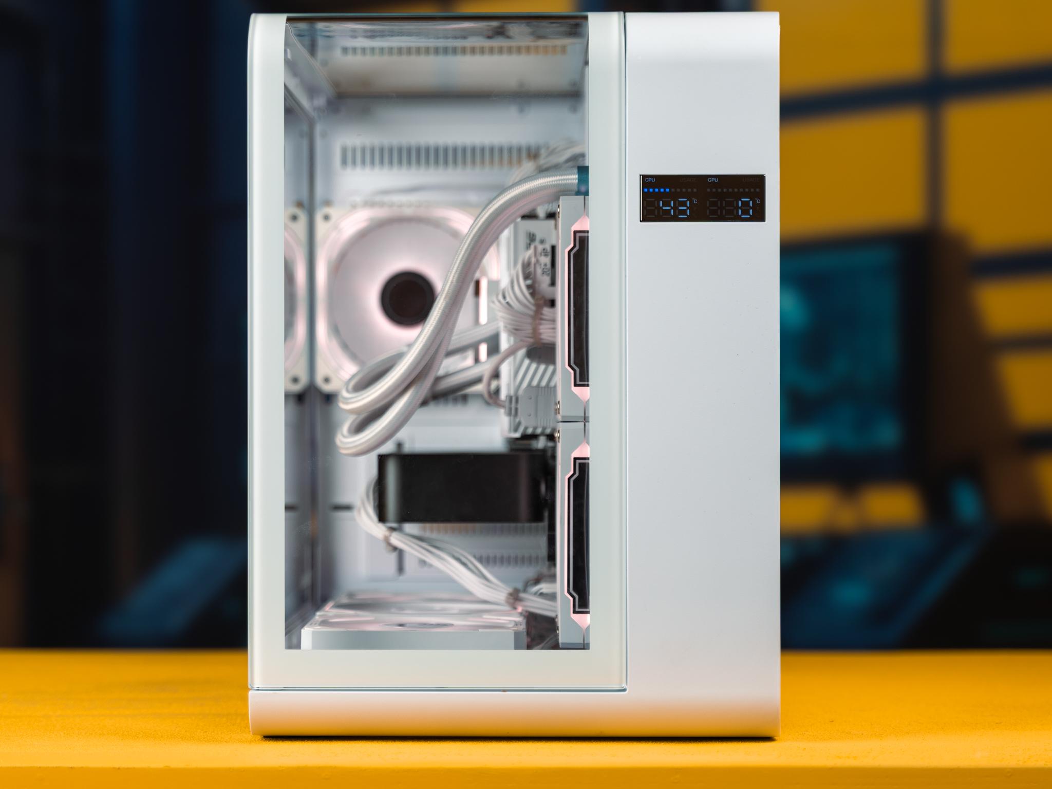 “Lucanyz” RTX 5070 i7 13700F 32GB DDR5 Windows 11 2TB 4K Workstation Gaming PC