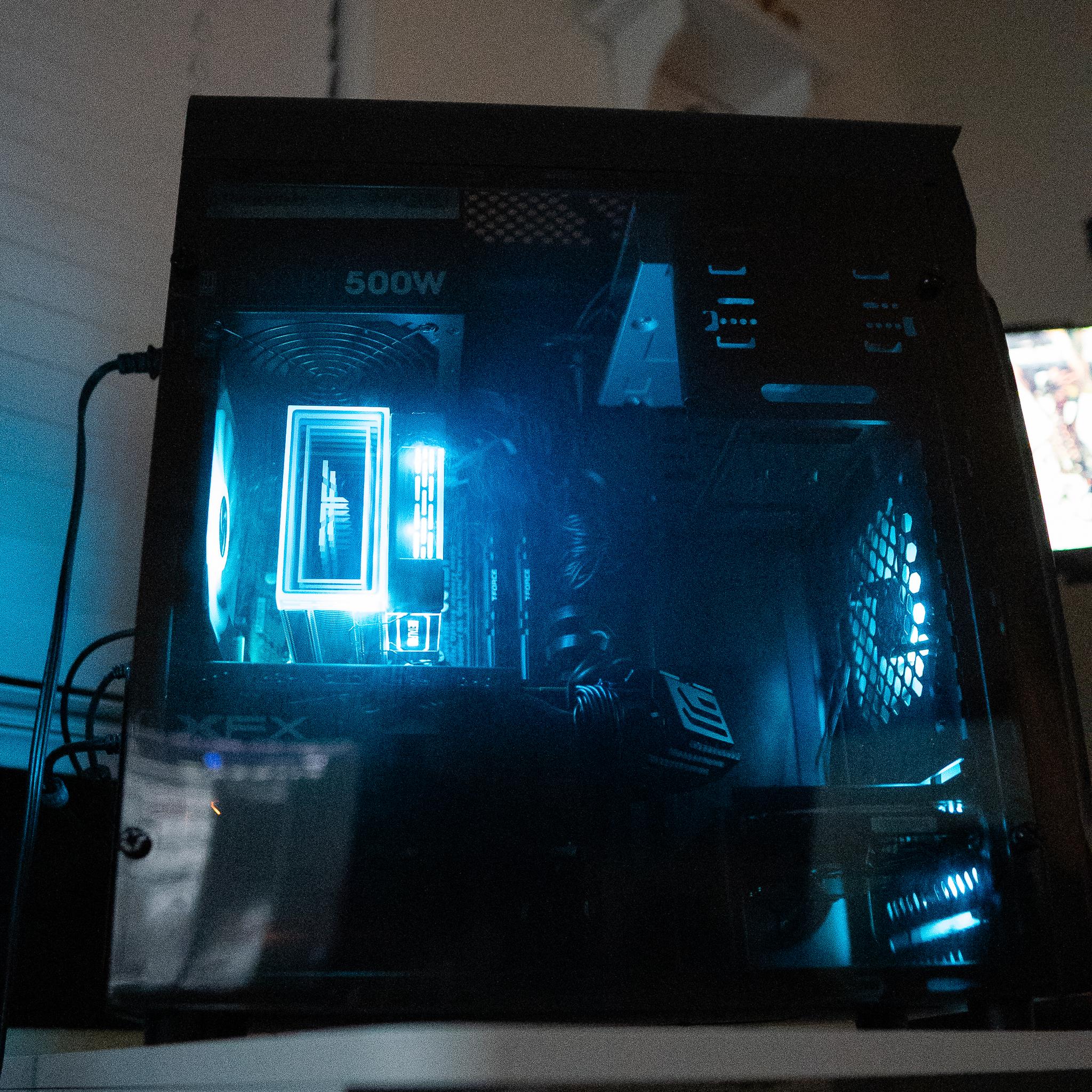 ⛈️❄️ | RX 580 | INTEL i5 8400 | 16GB DDR4 RAM | 256GB NVME SSD + 1TB HDD | Arctic Blizzard 2.0