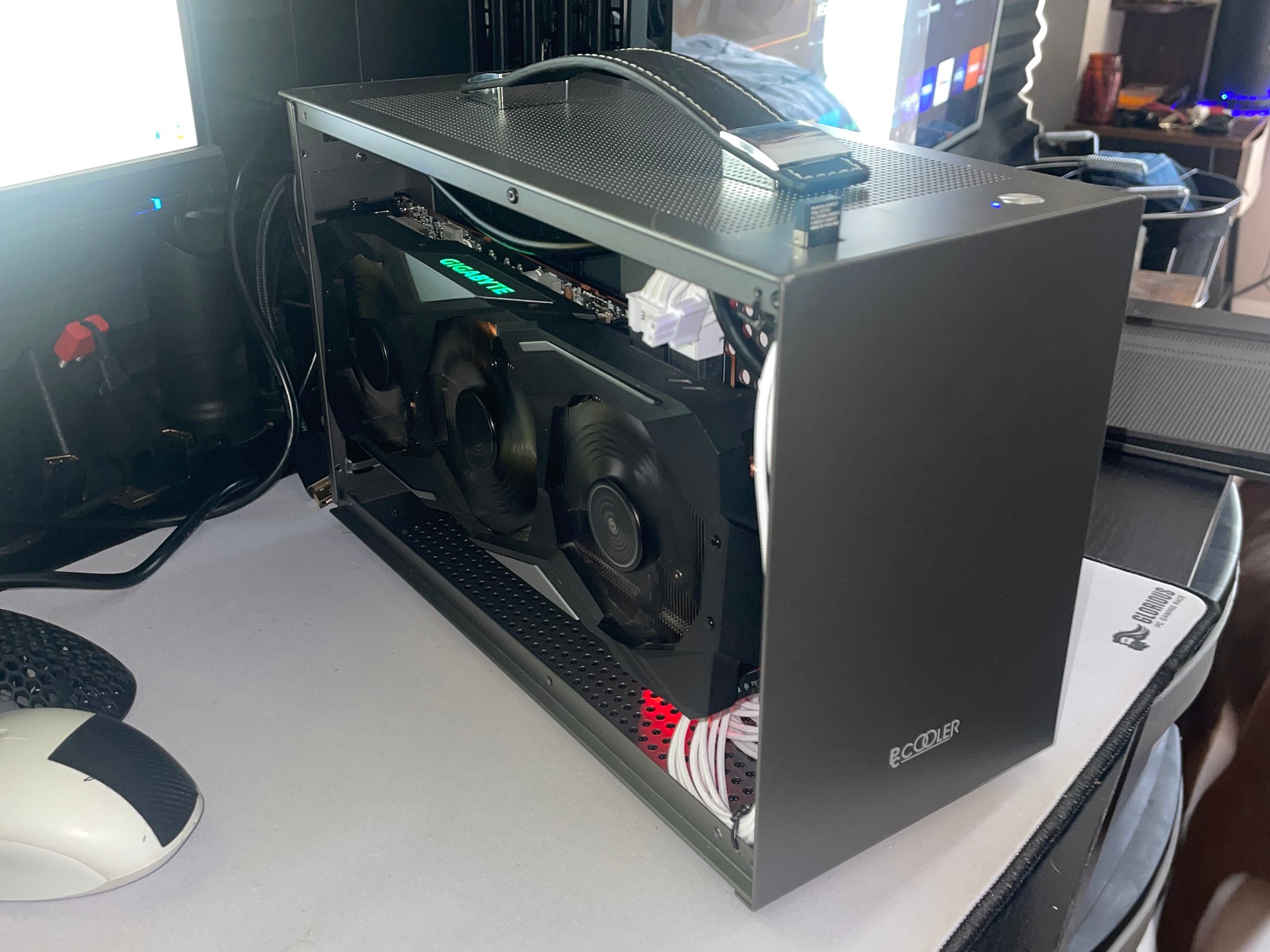 i5-12400 + RX 5700 XT || LGA 1700 ITX SMALL FORM FACTOR Portable w/ Leather Handle