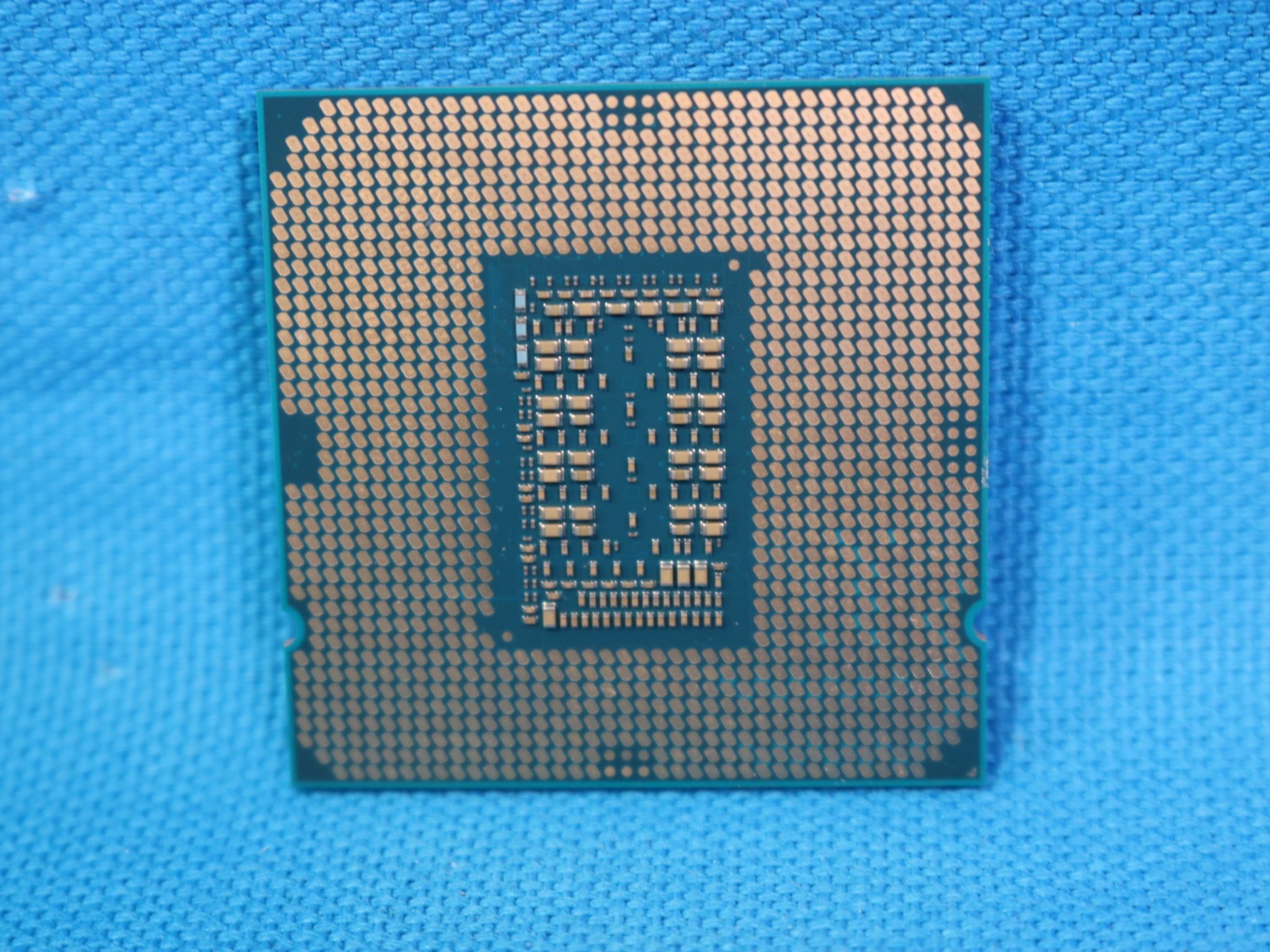 Intel Core i7-11700F 2.50GHz Socket LGA1200 8-Core 16-Thread 16MB Desktop CPU SRKNR