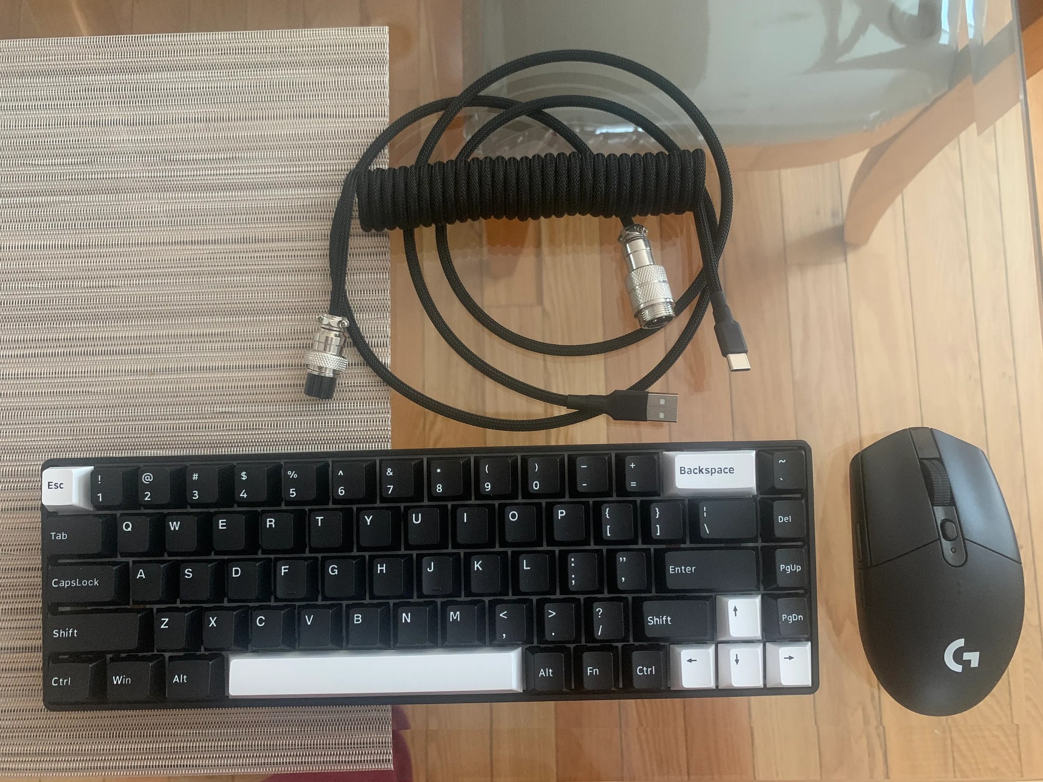 RK68 Keyboard / Logitech G305 Mouse