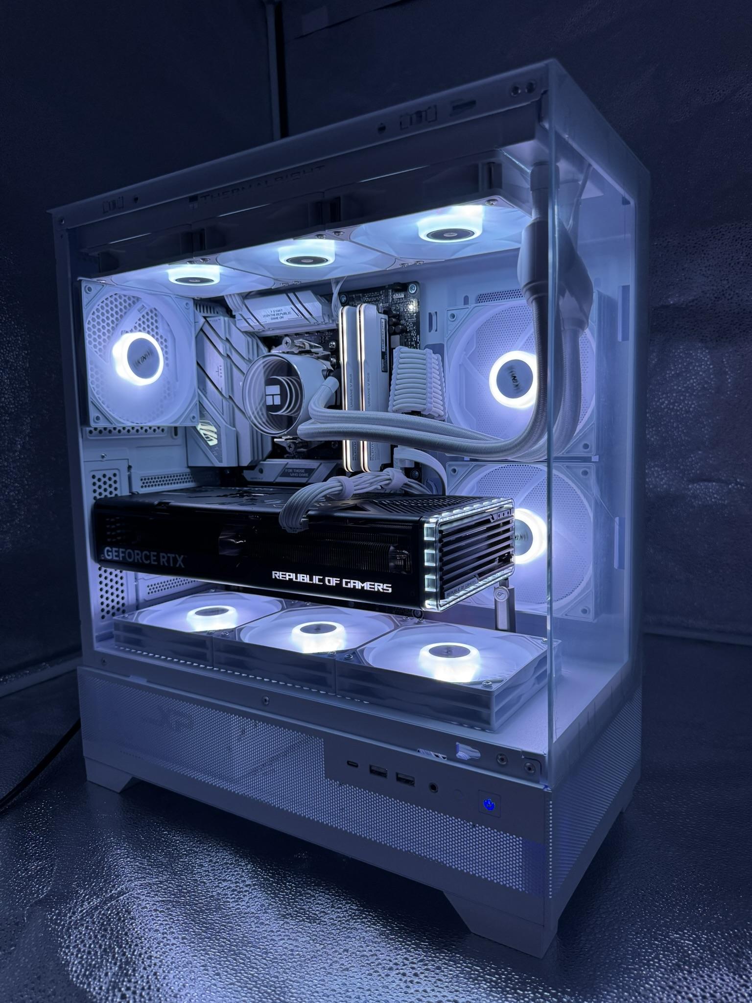 1440/4K Gaming Beast | ROG STRIX RTX 4070 Ti Super  | Ryzen 7800X3D | 32GB DDR5 | 4TB SSD| 1000w PSU